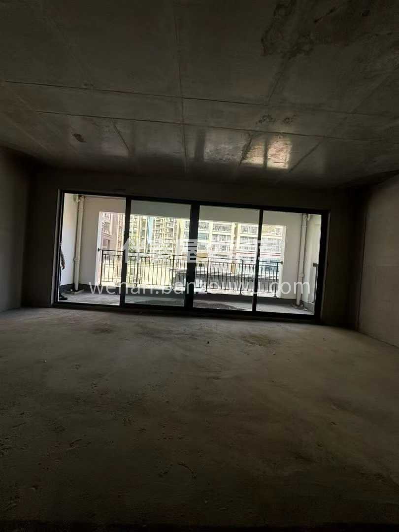不是在量房，就是在盯工地 不是在改方案， 配图1