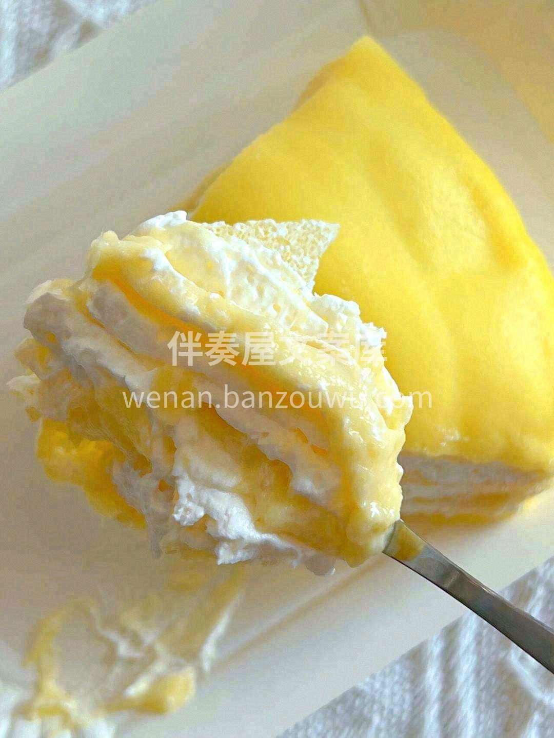 ✨金灿灿的榴莲果肉与纯白的奶油层层叠加🥞 配图1