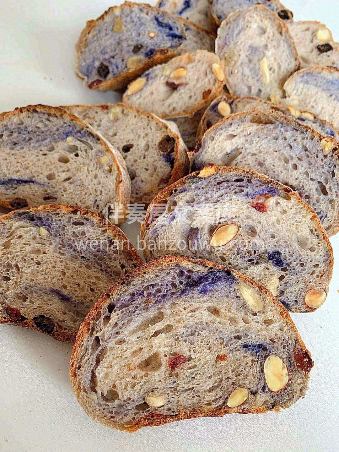 🍞软欧包是在欧包的基础上进行改良升级的， 配图1