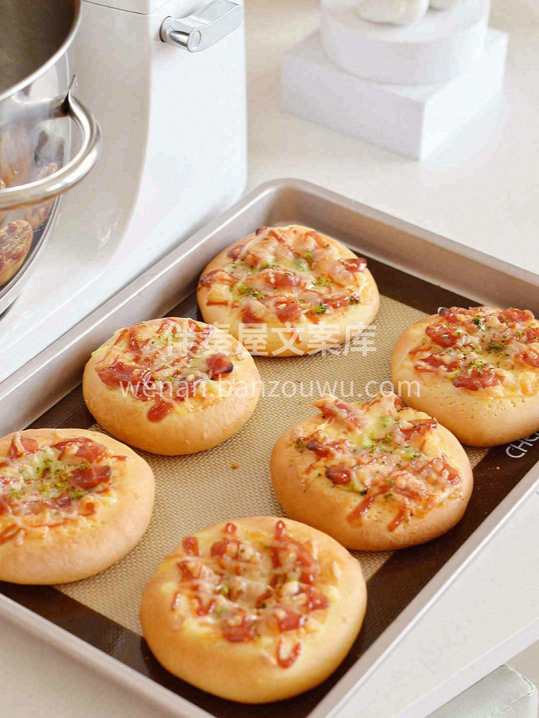 🍕当烤得金黄的火腿粒与香葱碎在披萨上相遇 配图3