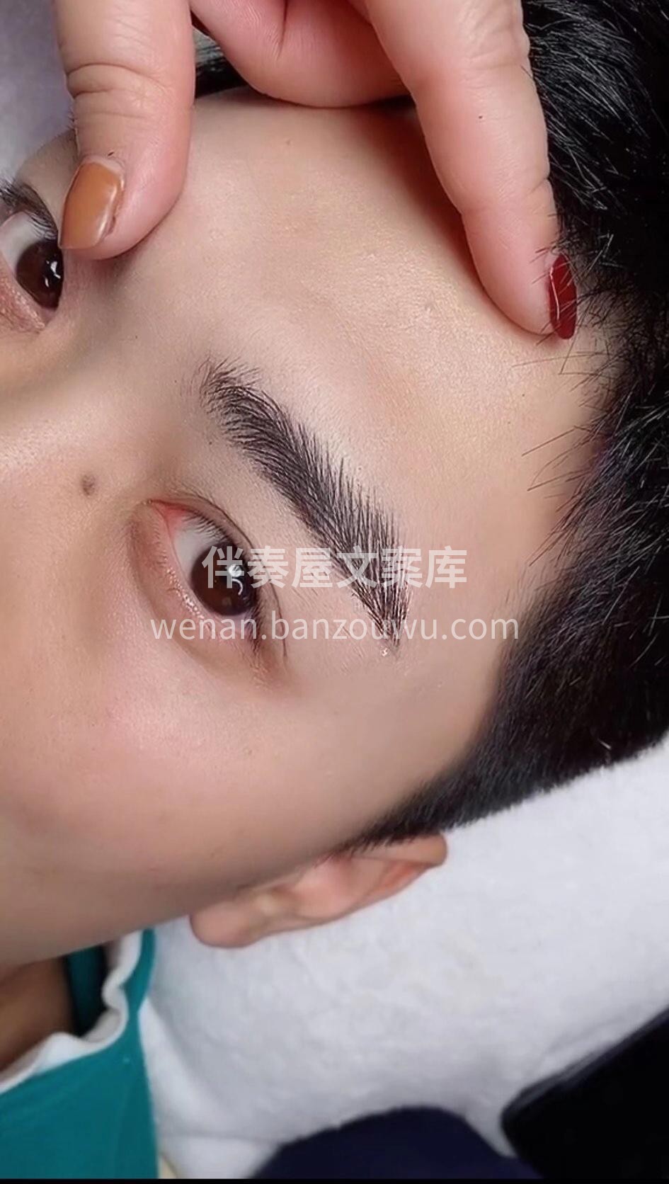 性别是用来区分厕所的 不是用来区分美的 