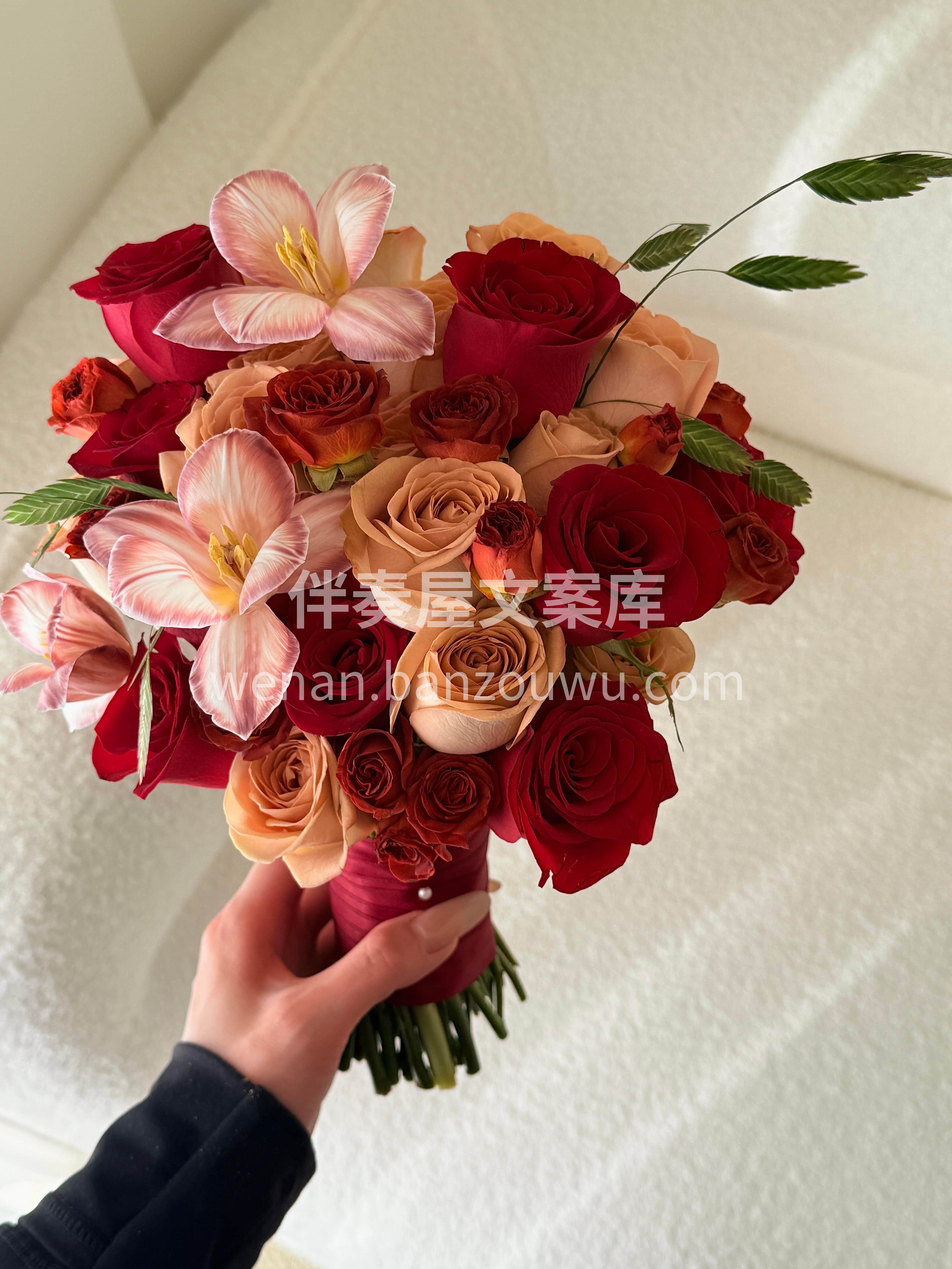 复古红系手捧🌷 低饱和红调裹着旧时光感🍂 捧在手心便是氛围感 配图3