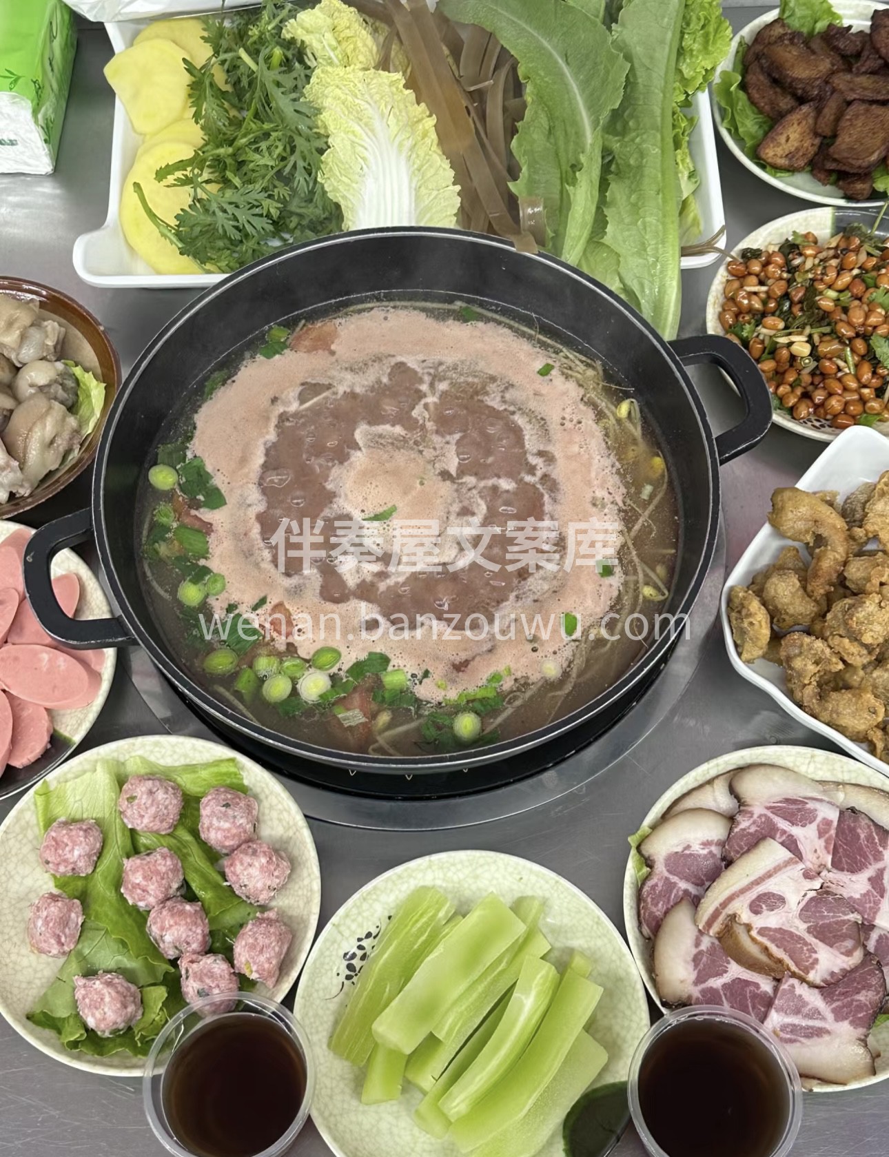 豆米火锅的温暖与醇厚，豆香四溢的锅底，就 配图1