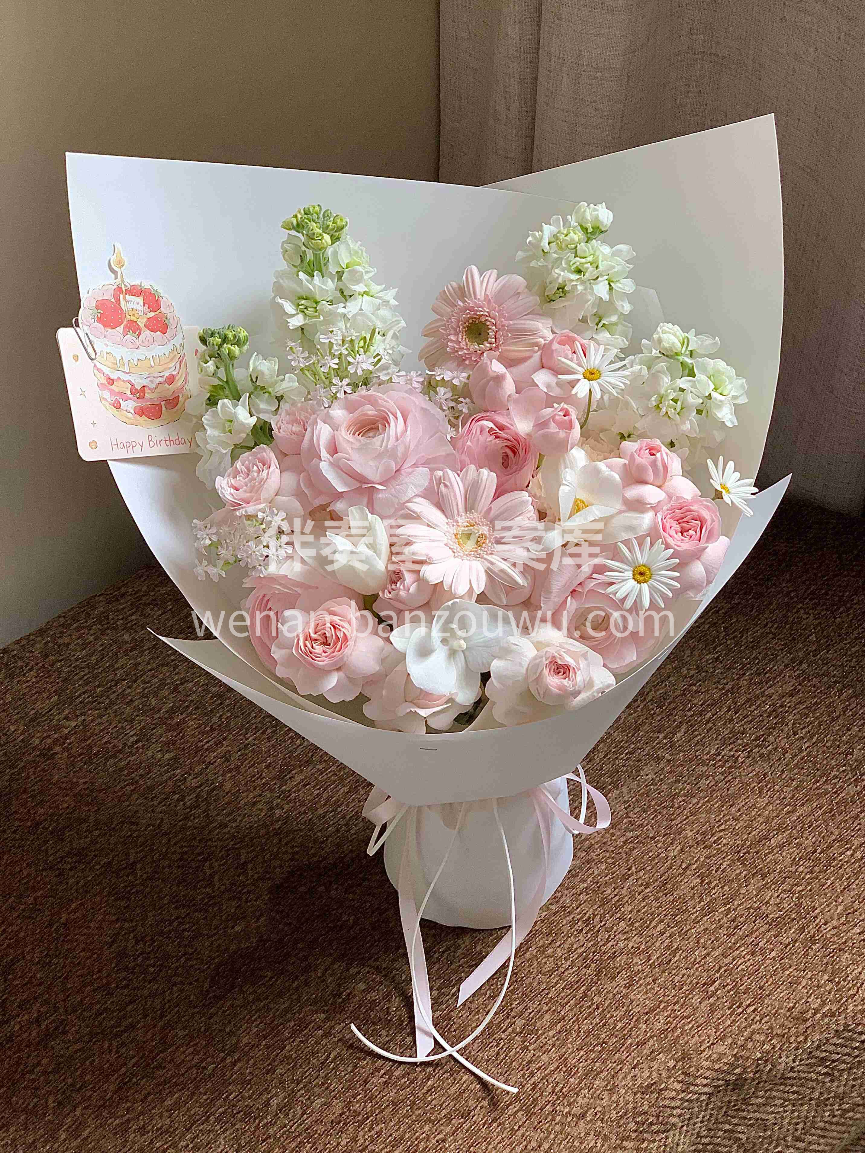 粉色出击 谁拥有谁开心🥰 今天的快乐✨从这束花开始 新的一岁 配图1