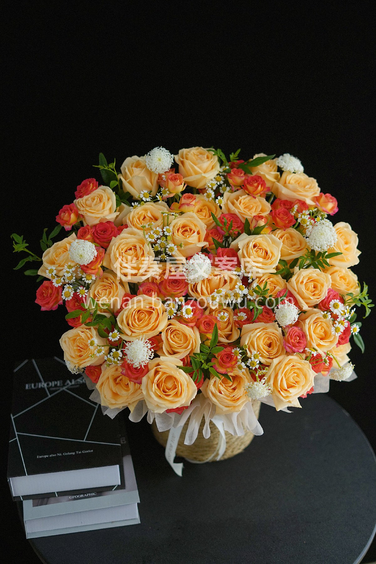 香槟玫瑰抱抱桶🌸 今日份浪漫已发送✉ 请查收 有时送花的人💐 配图1