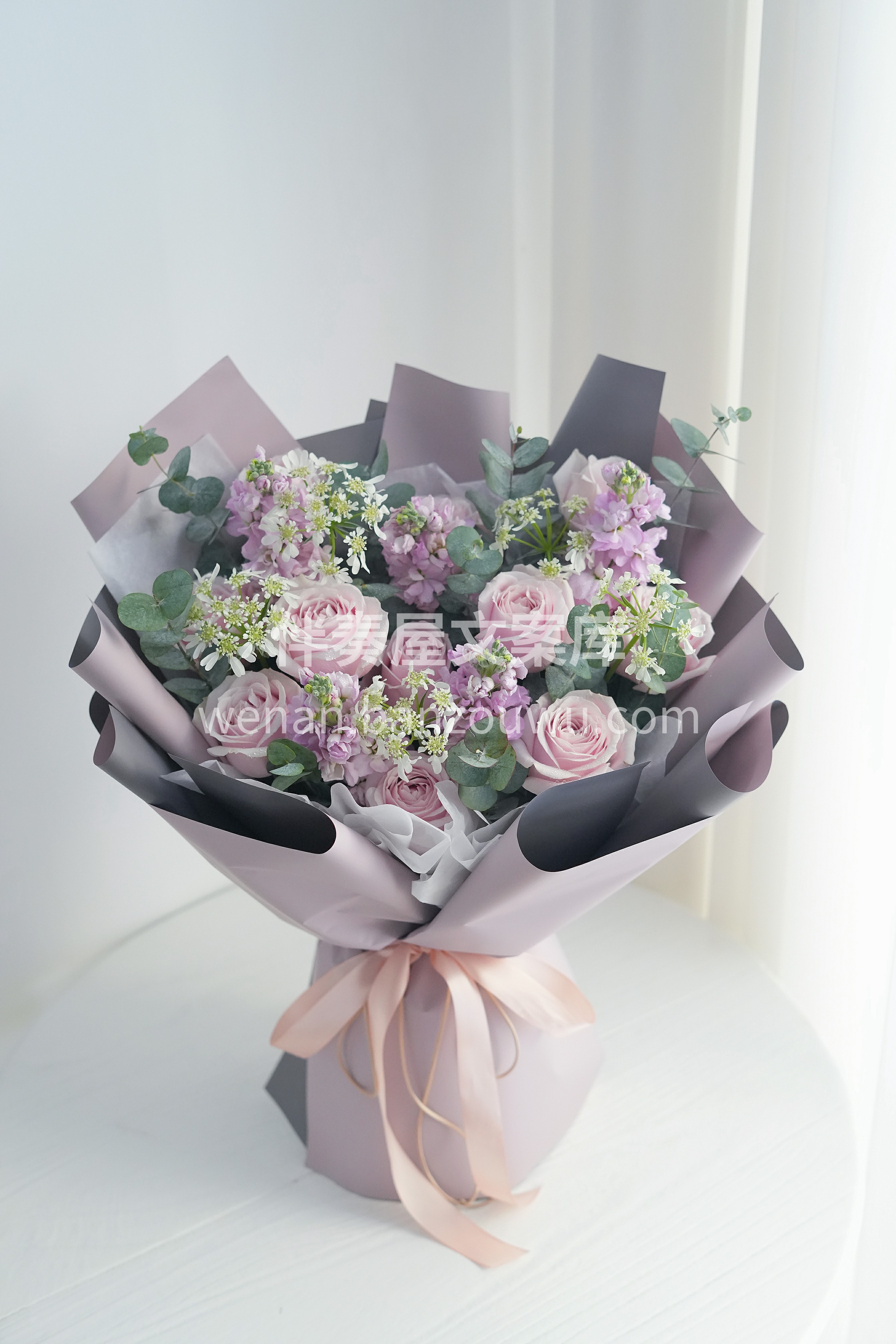 🌸花是最直白的浪漫表达💛 不需要多复杂 下班顺路带一束💐 浪 配图3