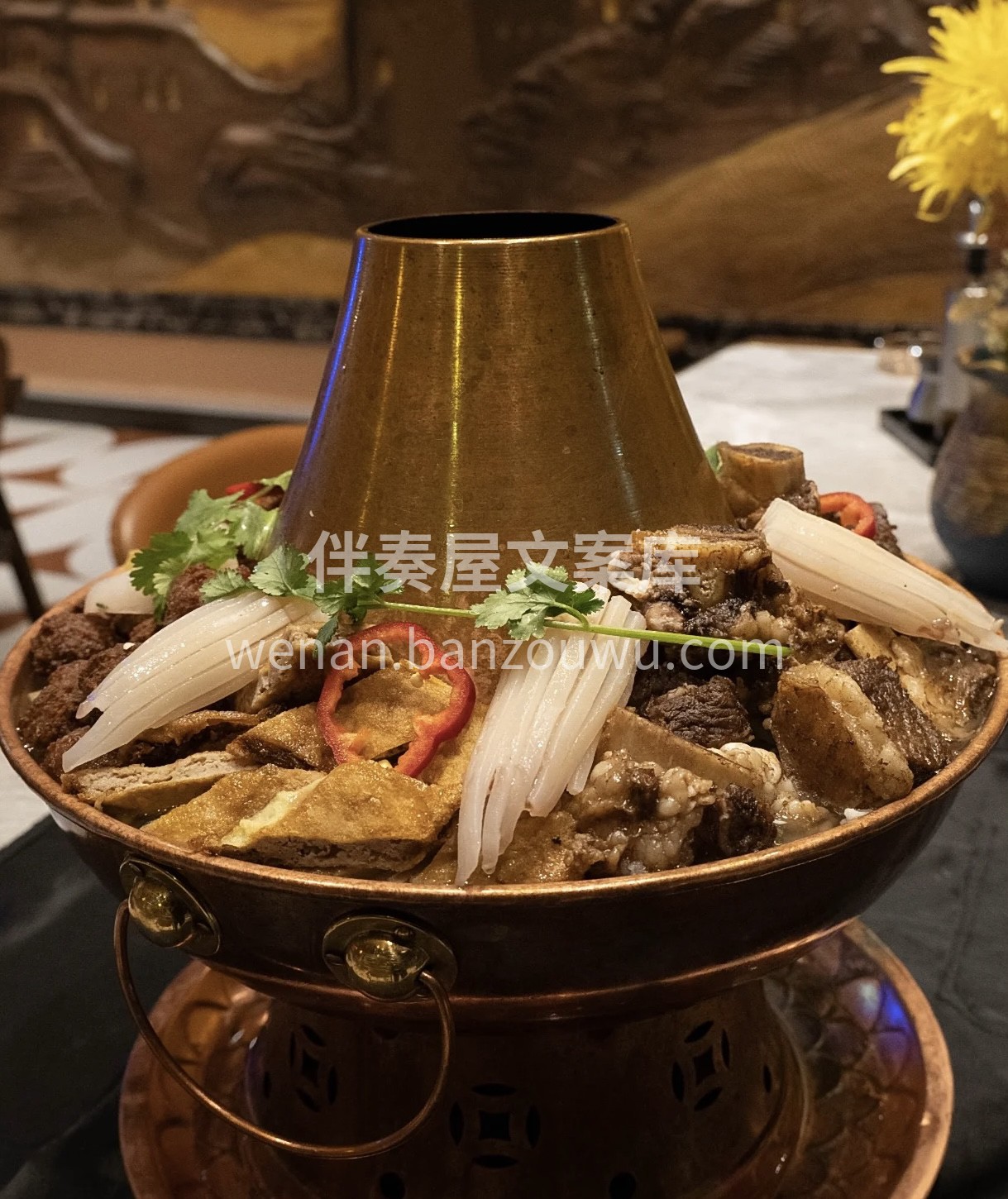 别以为土火锅就很“土”，它可是美食界的“ 配图2