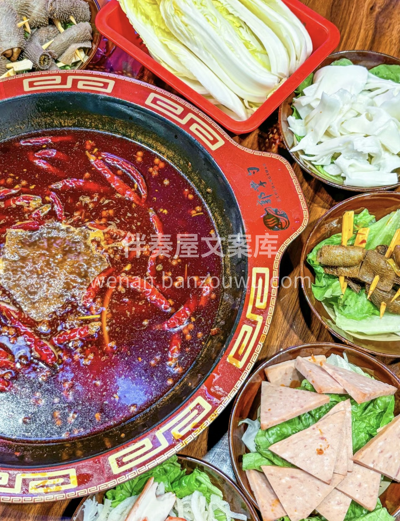 🔥重庆火锅，辣得过瘾，麻得痛快！🌶️ 🥘 配图1