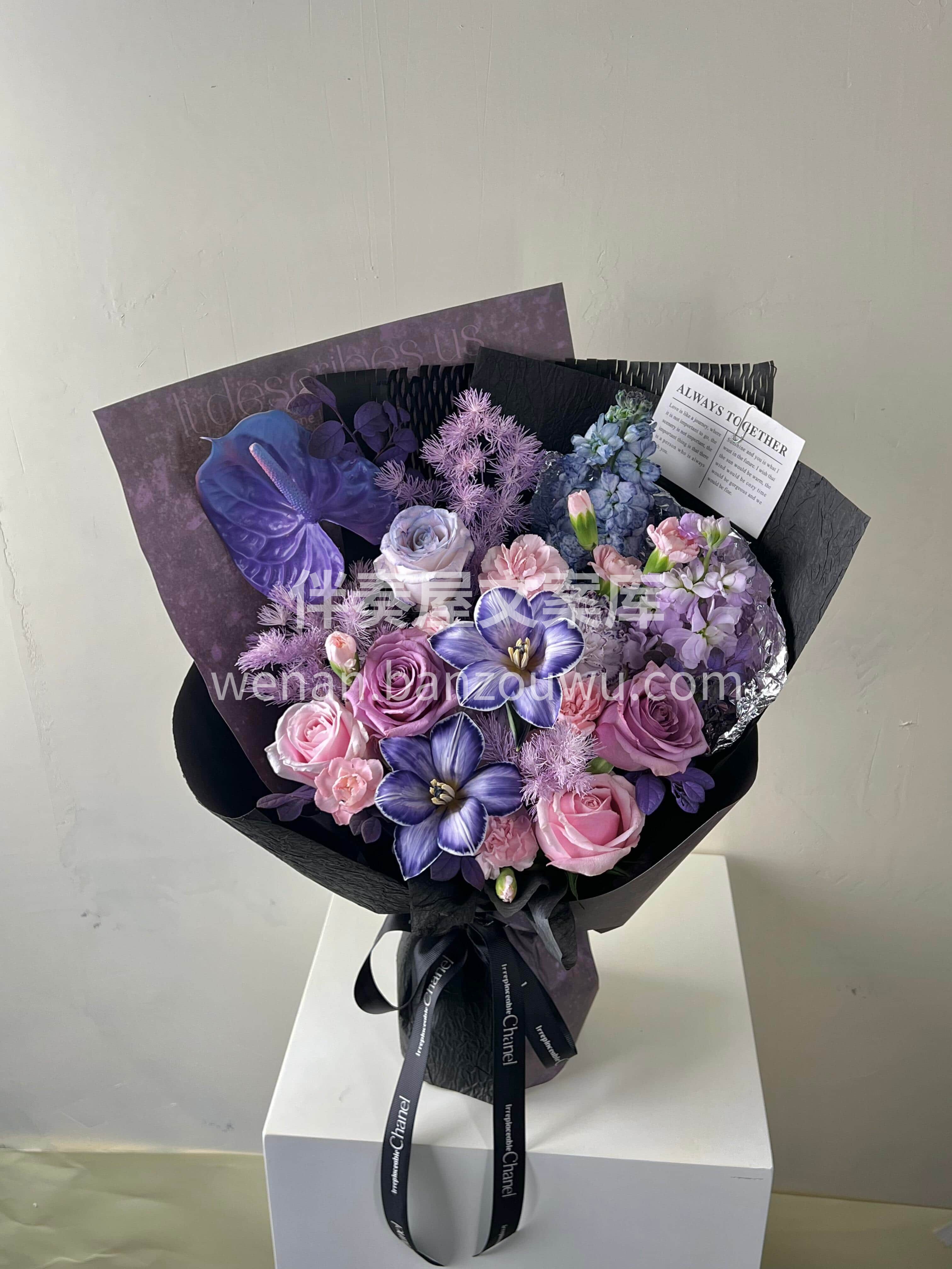 深紫色系的花🌸自带沉稳质感💕 不张扬💜却藏着满溢的韵味～ 配图2