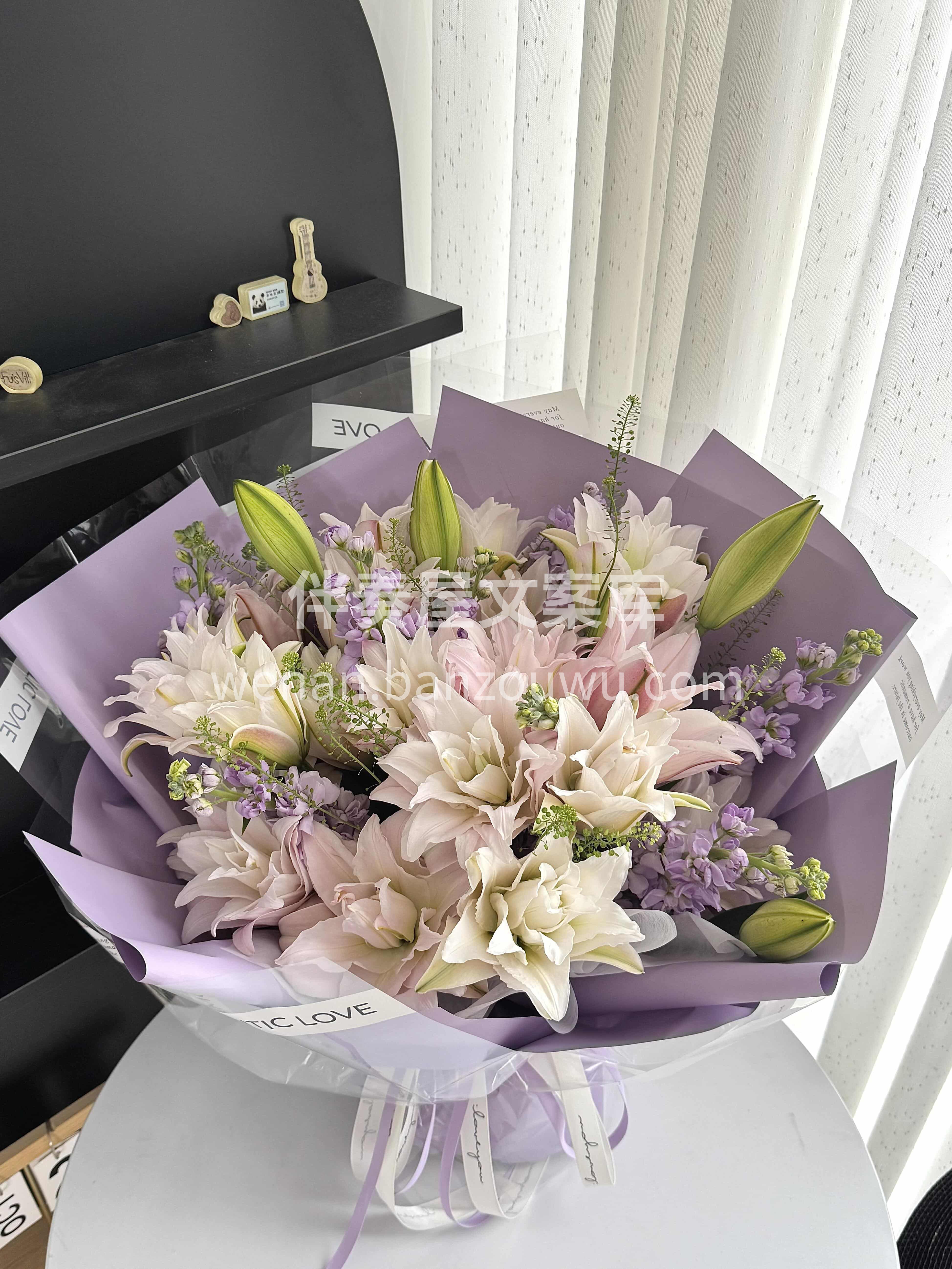 今天的花是百合味的🌷 白白净净的花瓣🌸 凑近闻全是清清爽爽的 配图3