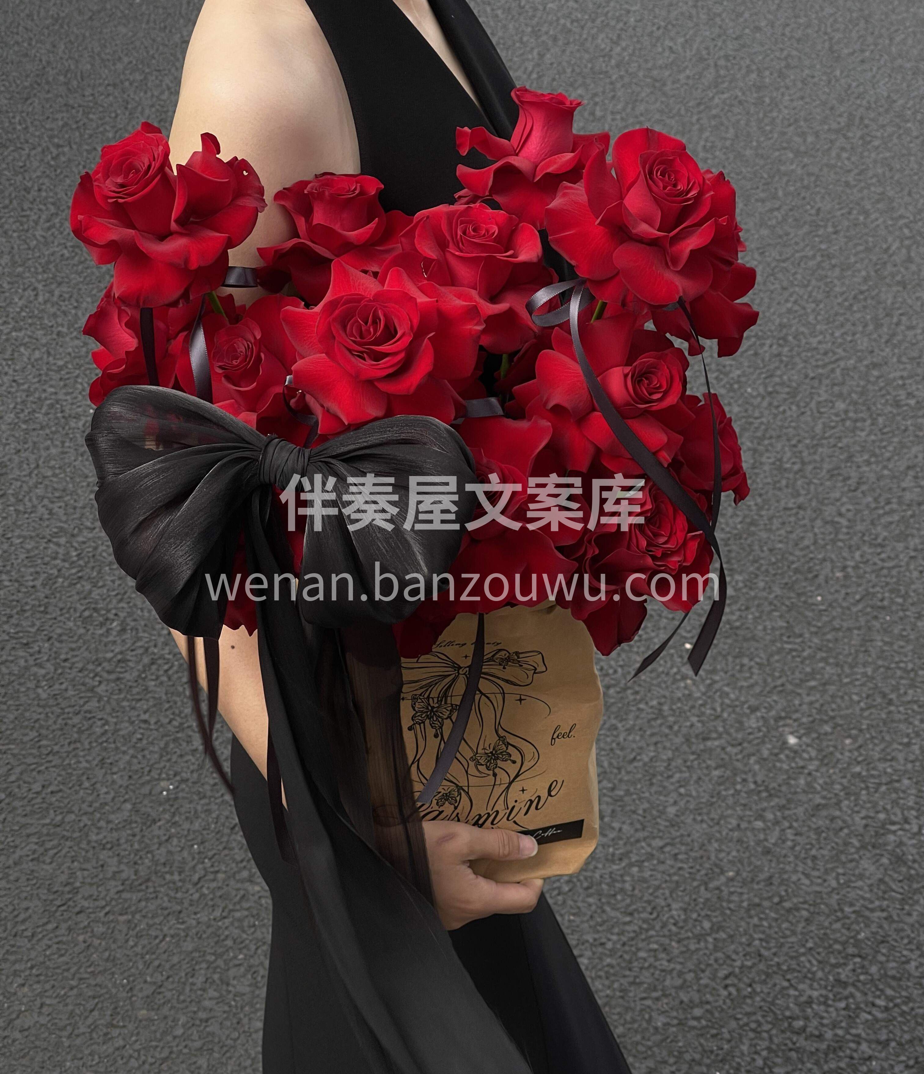 520红玫瑰抱抱袋🌹 玫瑰送你最浪漫💕💕 红玫瑰是最热烈的爱 配图1