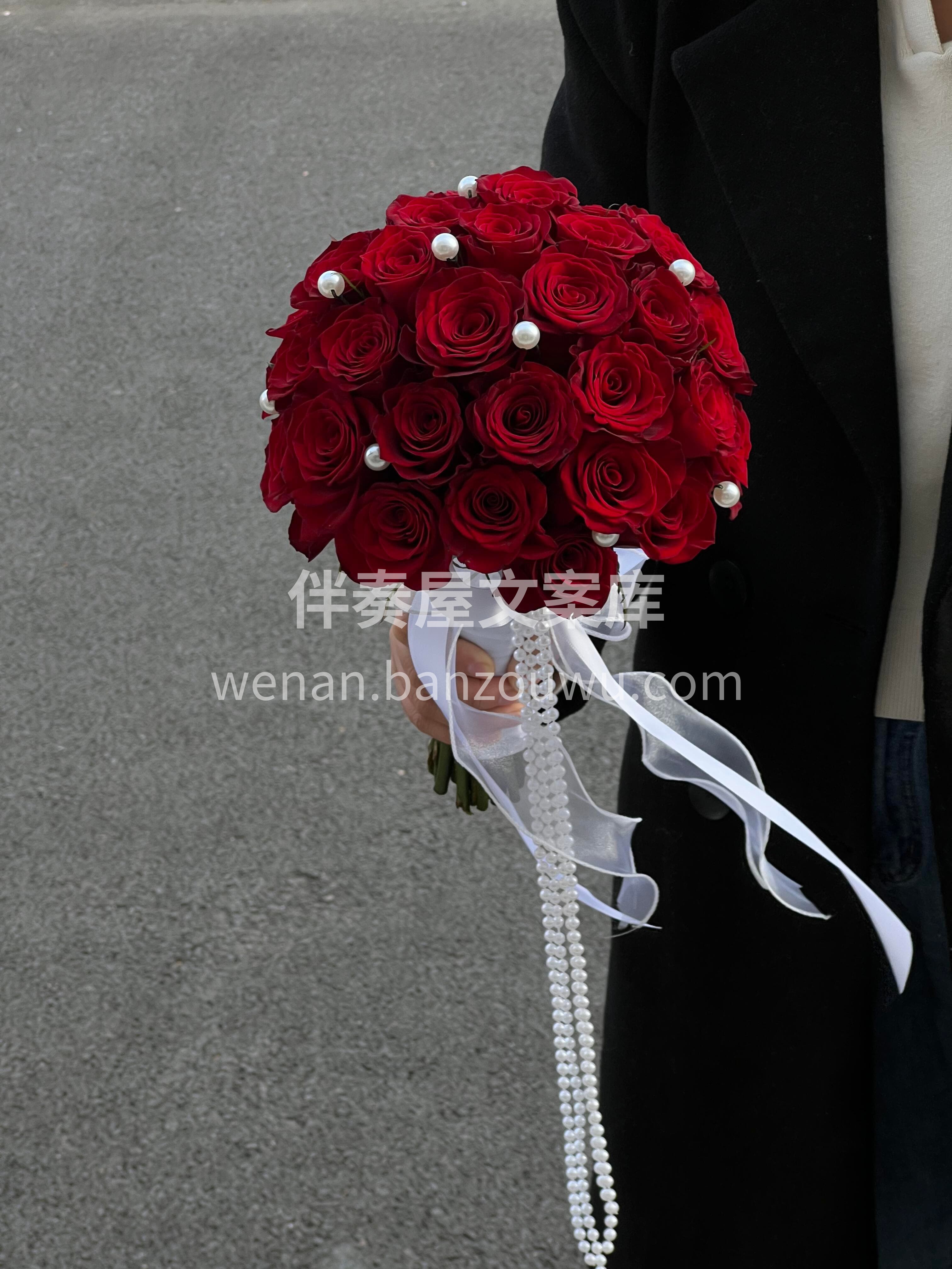 红玫瑰手捧花🌹 是热烈的爱意✨❤️ 也是奔赴幸福的勇气 配图2