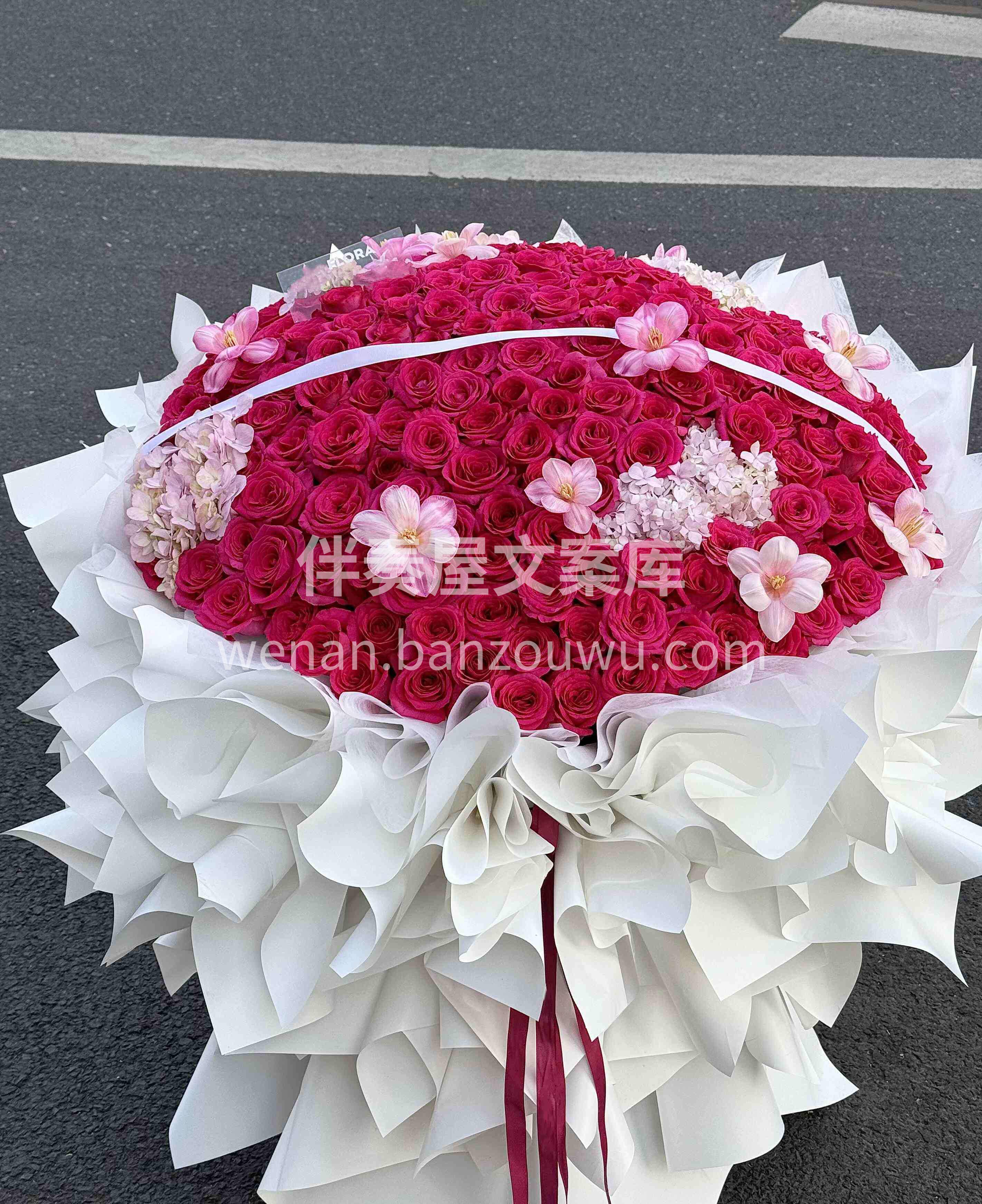 弗洛伊德花束💐 玫红色💗是爱的信号枪 永远热烈 永远温柔🌸  配图1