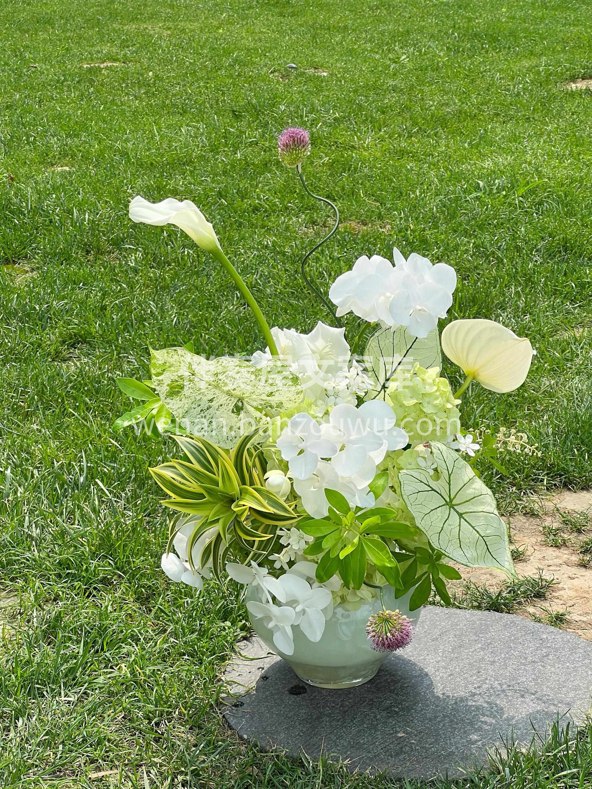 简单又高级的白绿色瓶插花 白色纯净 绿色鲜活🍀 不挑装修风格 配图3