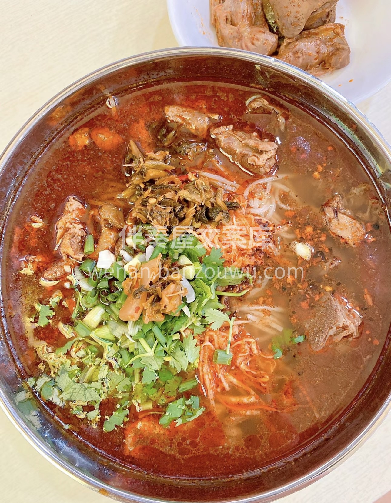 鸡肉米线，满满的温暖与满足。鲜嫩鸡肉与爽 配图1