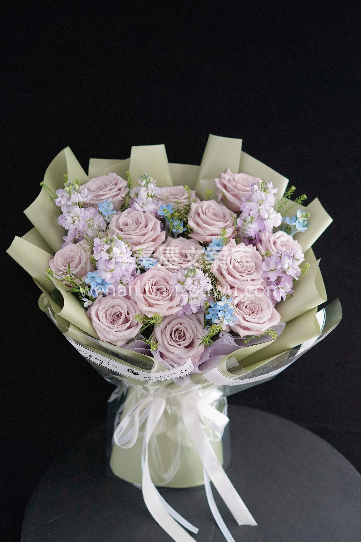 曼塔混搭花束💐 自带雾面滤镜的✨曼塔玫瑰 灰调藕粉色 不艳俗 配图1