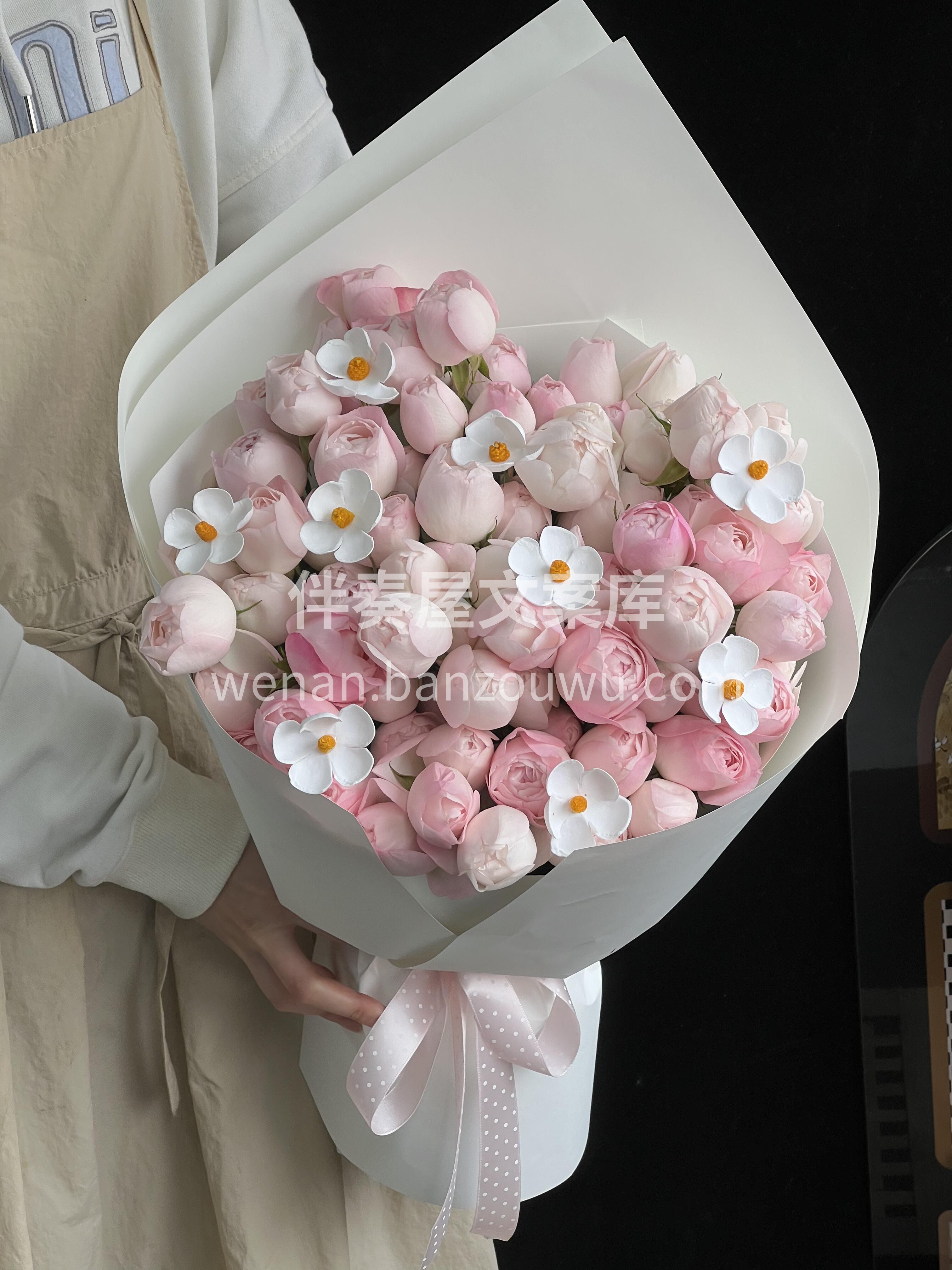 浅粉色草莓杏仁饼也太懂少女心了吧👀 像把 配图2