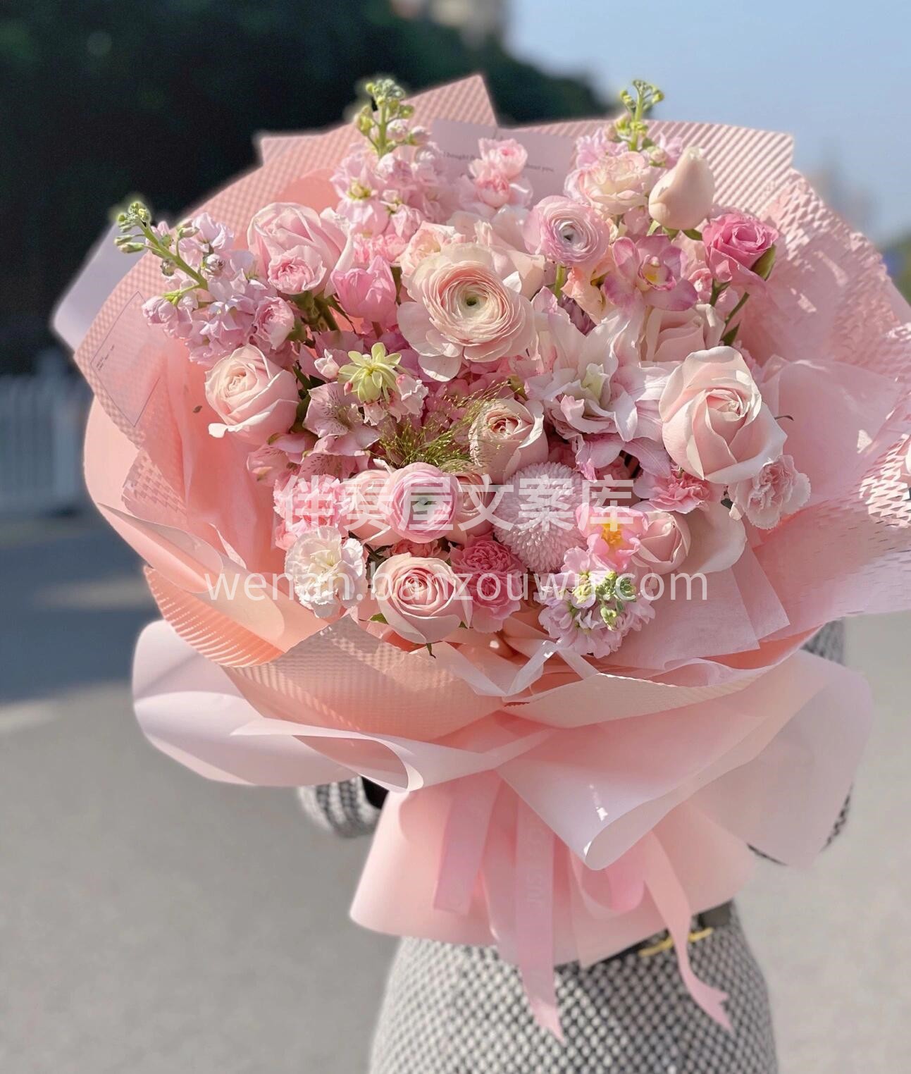 粉色系混搭大花束💐 我猜👀没人能拒绝粉色 配图1