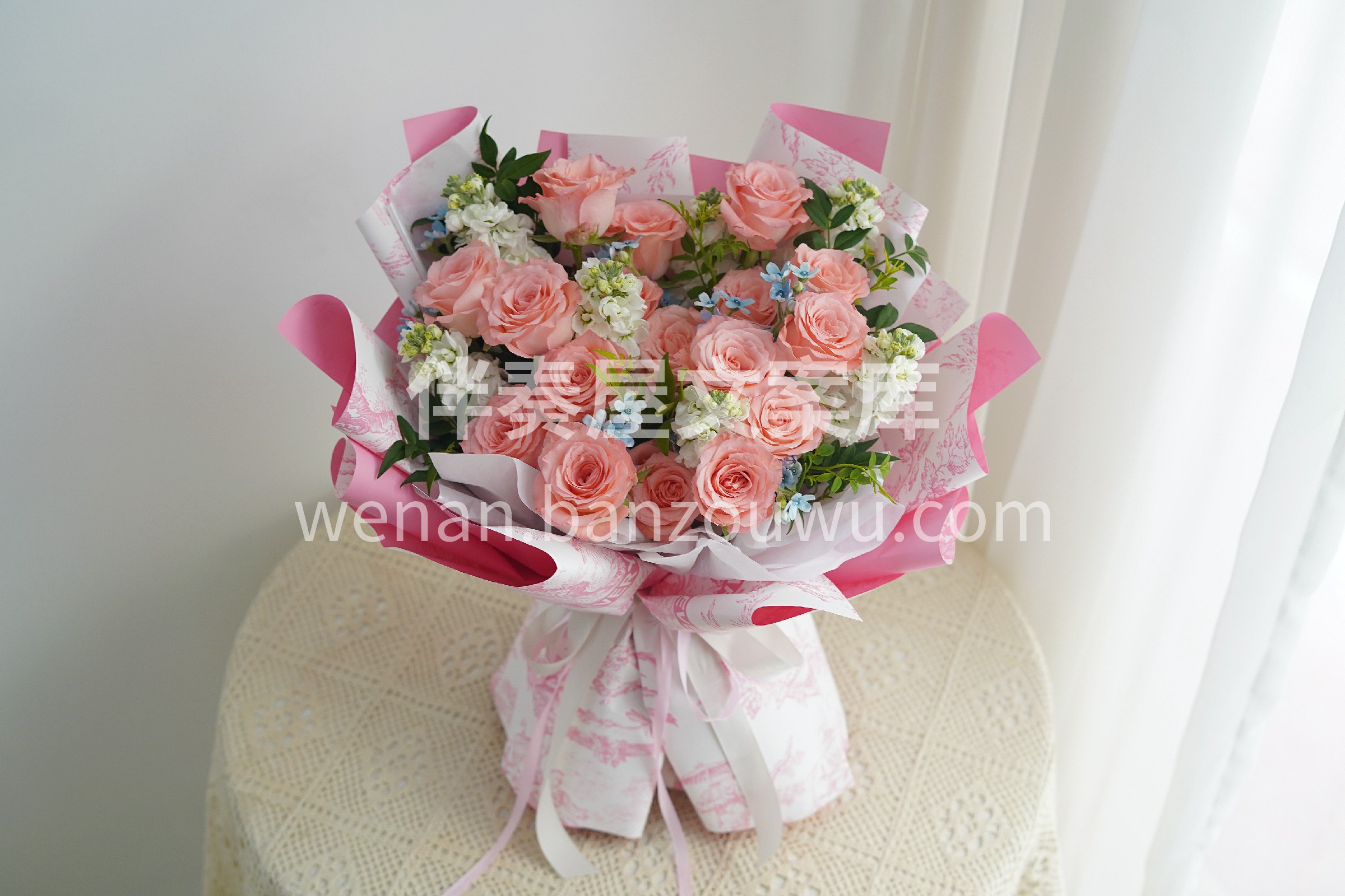 戴安娜玫瑰花束💐 戴安娜玫瑰的花语是🌸爱上你是我今生最大的幸 配图2