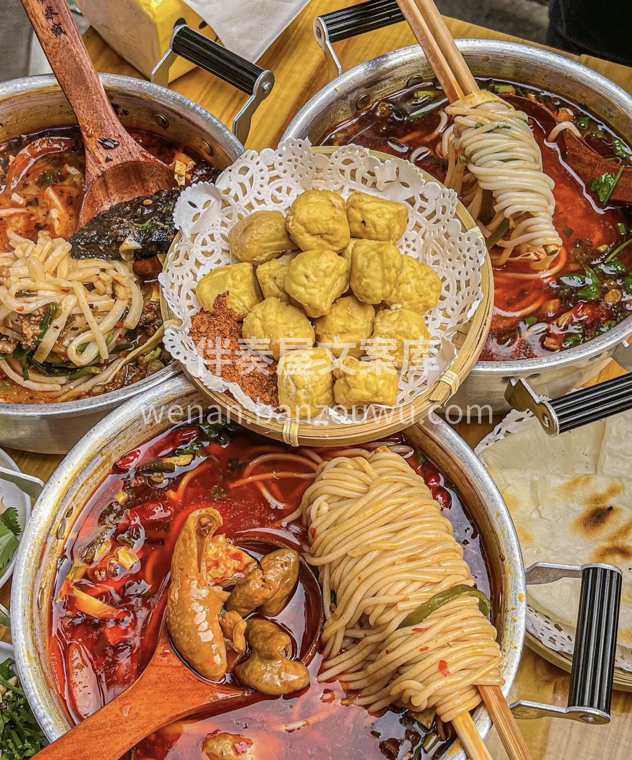 肥肠米线，满满的红油，一端上桌都香得上头 配图1