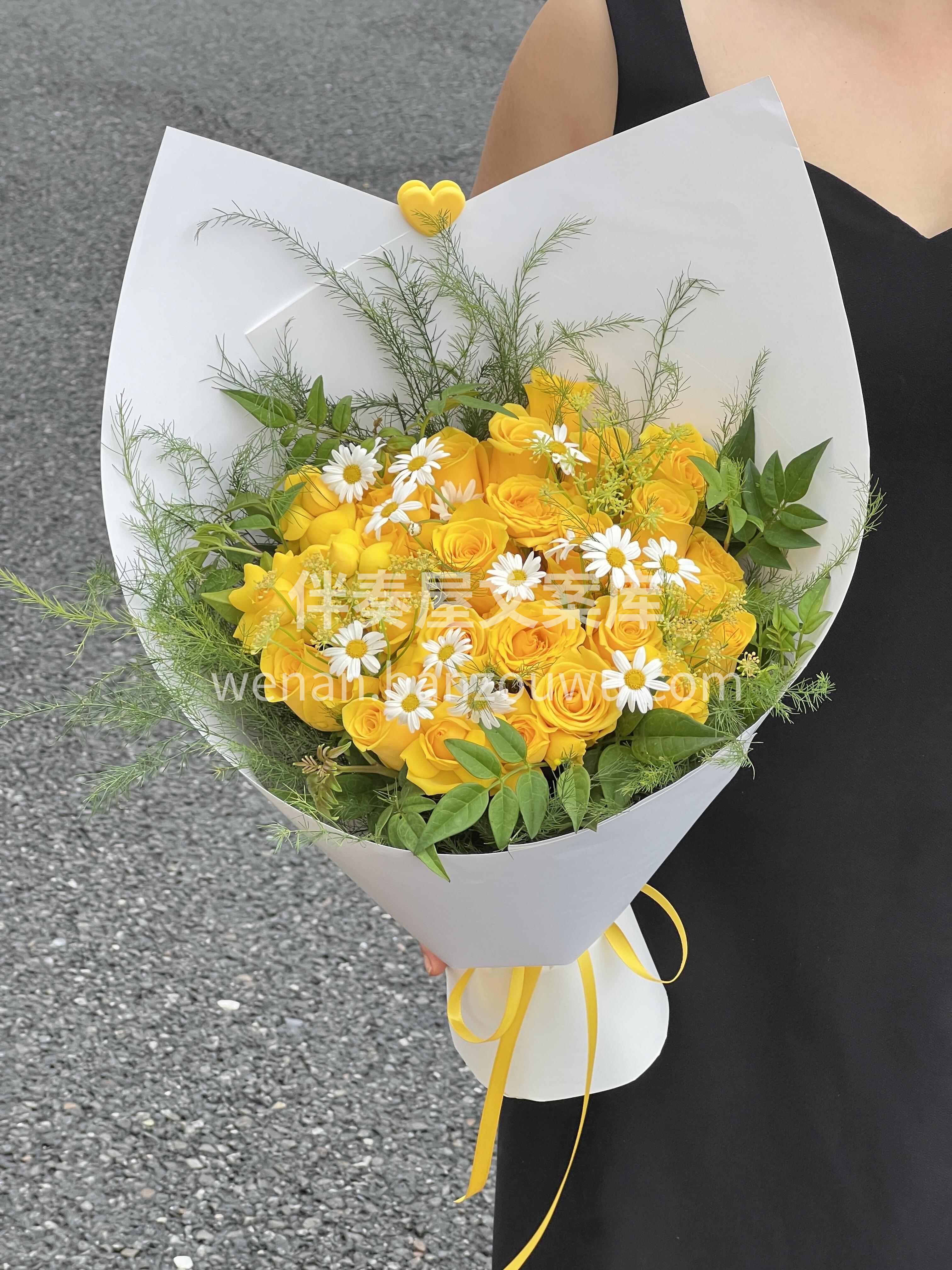 生而明媚💛肆意盛放✨ 愿你也像黄玫瑰一样✨活力满满💛 配图2