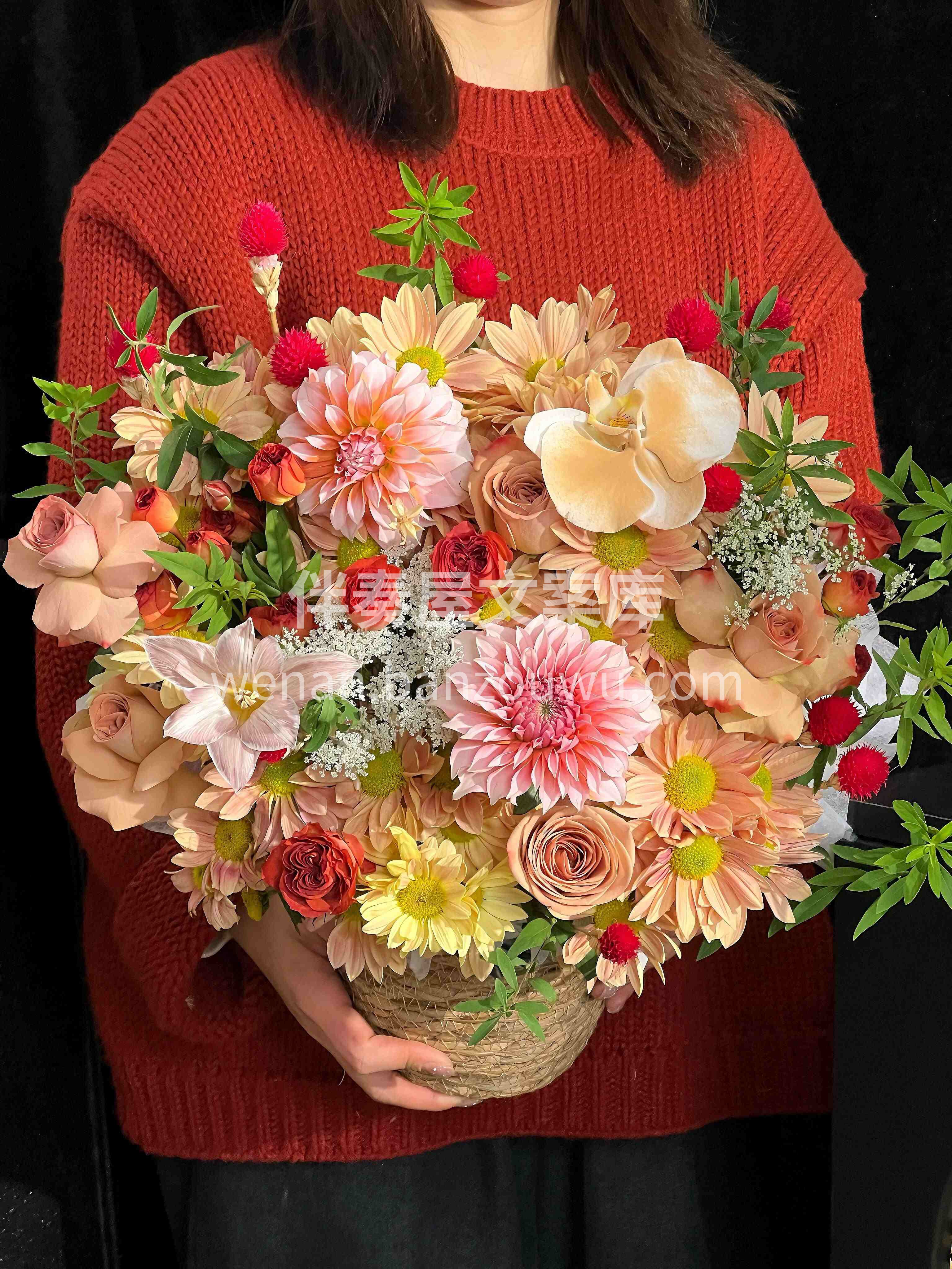 复古色藤编抱抱篮🤎 🌸花与藤的时光絮语🍃 不刻意却满是韵味🍂 配图2