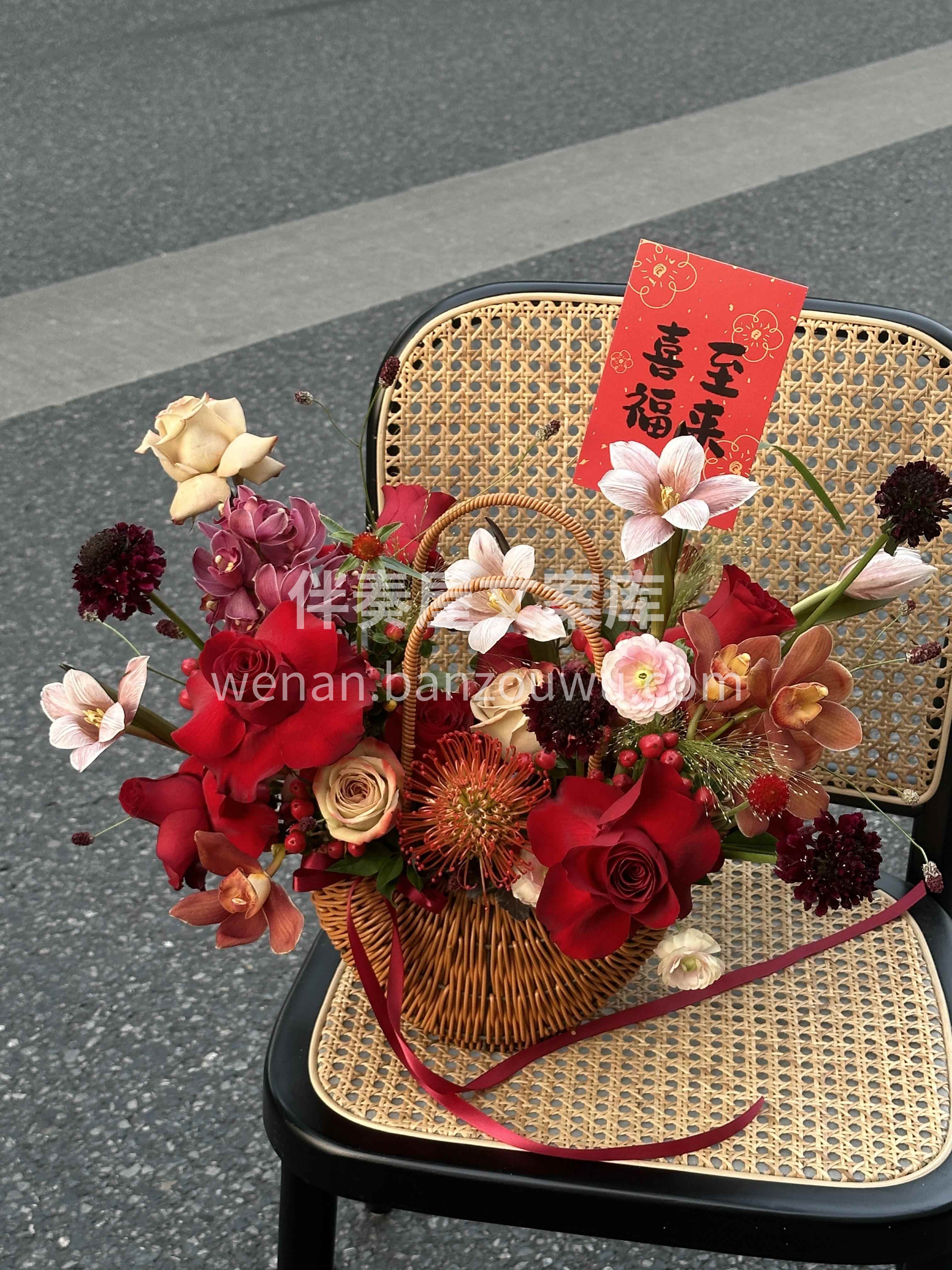 拿到花篮的那一刻怦然心动❤️快来预定吧！ 新年花篮火热预定中 配图2