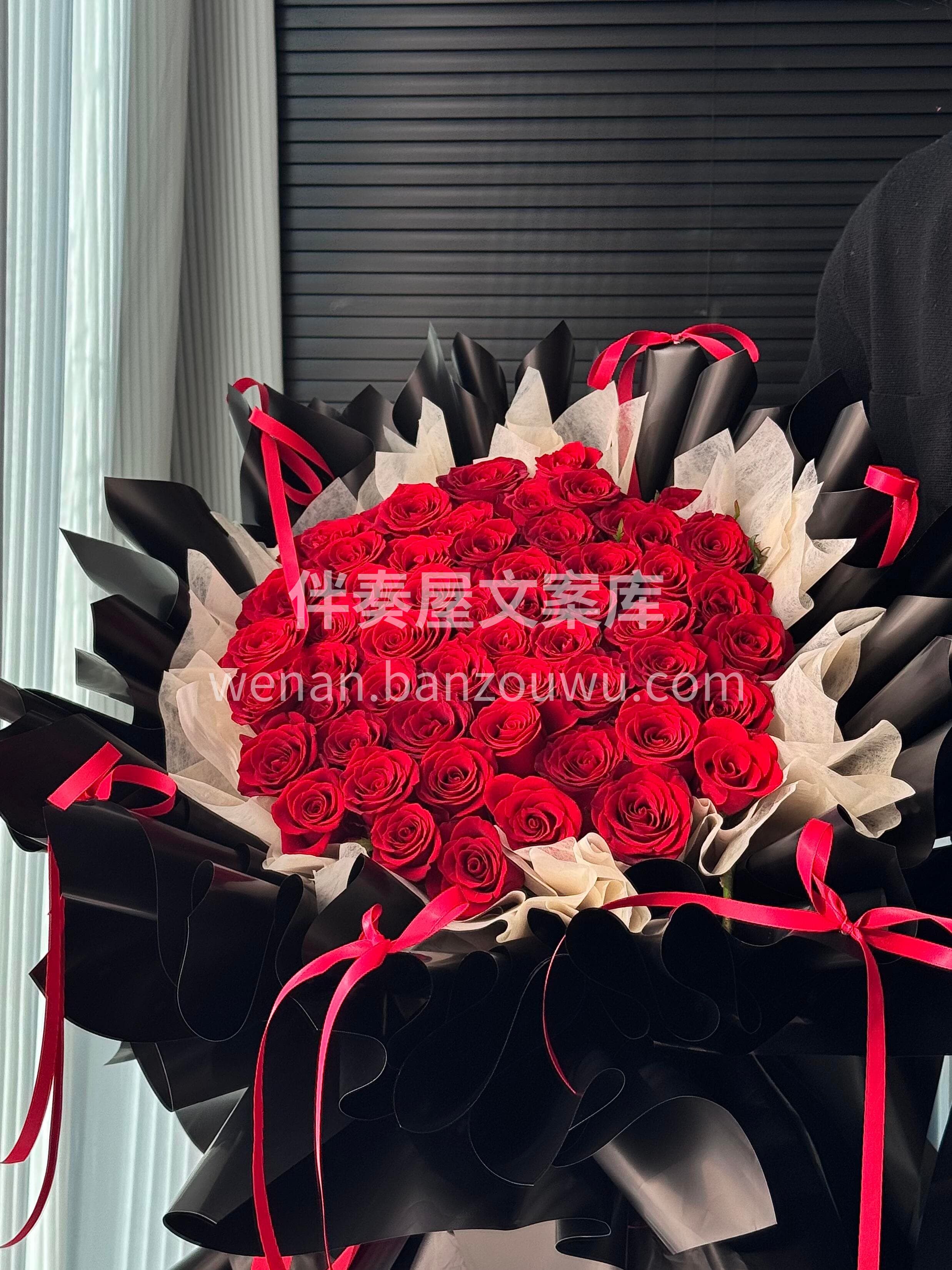 52支高原红玫瑰花束❤️ [玫瑰]红玫瑰独有的纯粹 是最坚定 配图1
