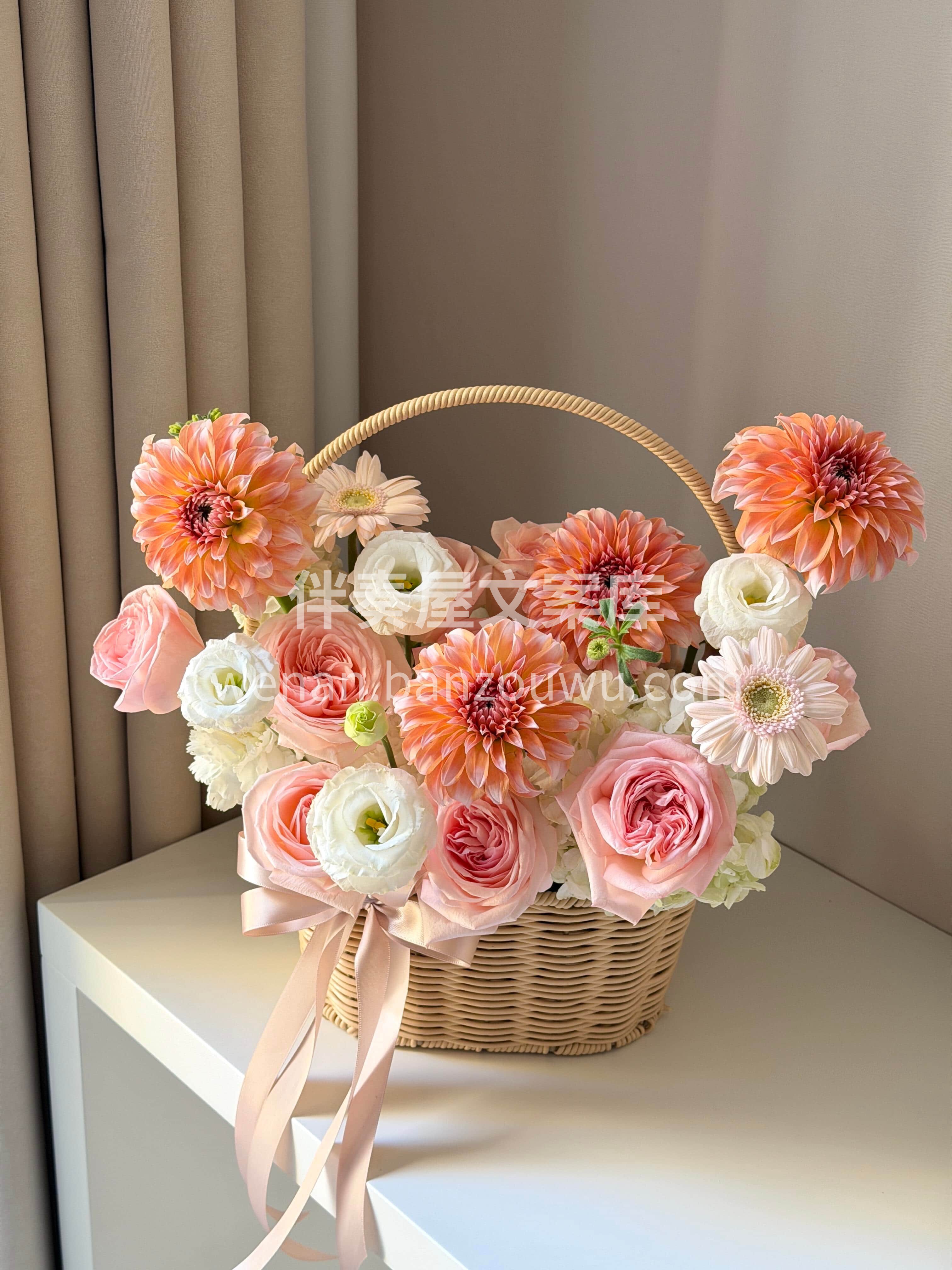 三八妇女节花礼🎀 花香入篮🍃温柔入心💗 愿你不负时光✨不负自 配图2