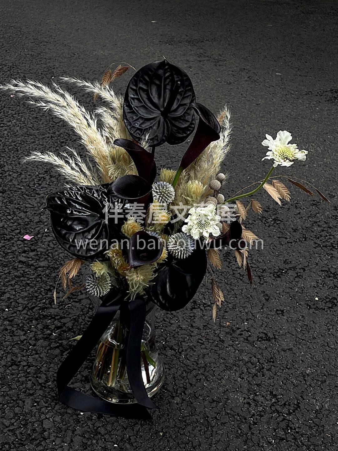 独特的暗黑系🖤手捧花 像极了那个独一无二 配图2