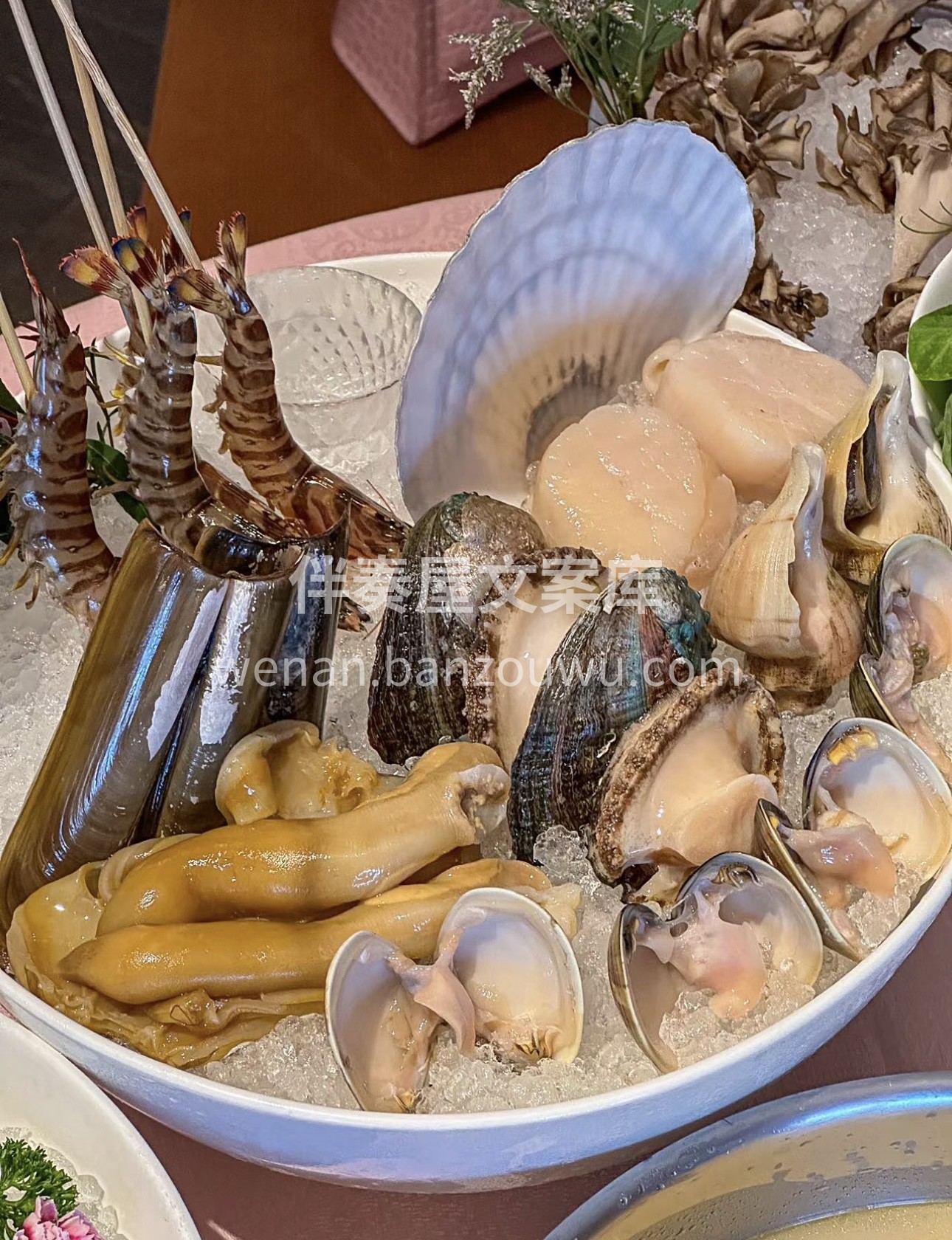 港式火锅，精致之选。浓郁汤底，食材上乘。 配图2