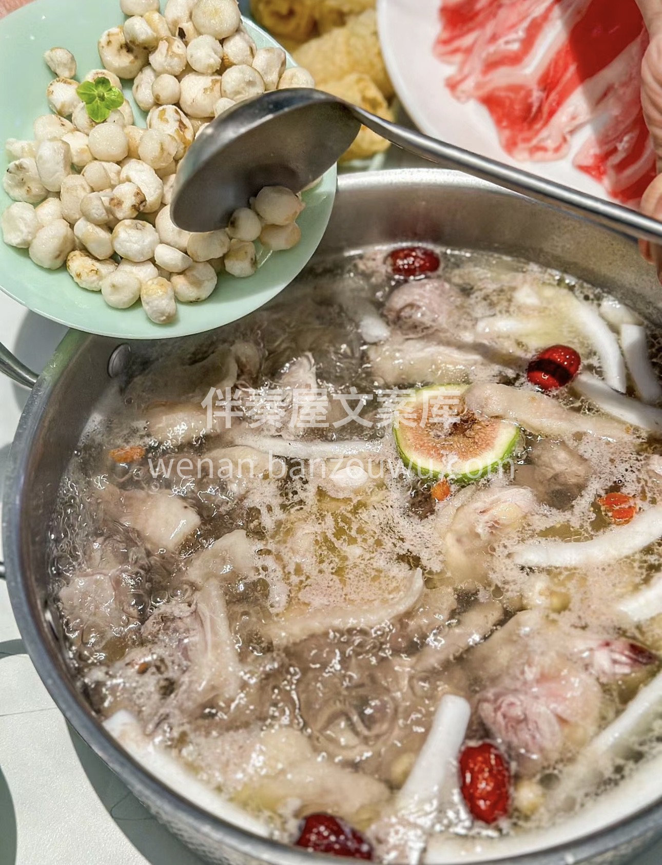 品味清甜椰香，畅享鲜嫩鸡肉。椰子鸡火锅， 配图2