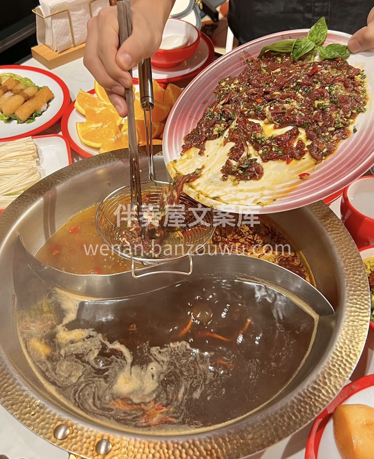 一锅卤水，煮尽世间百味。卤水火锅，以独特 配图1