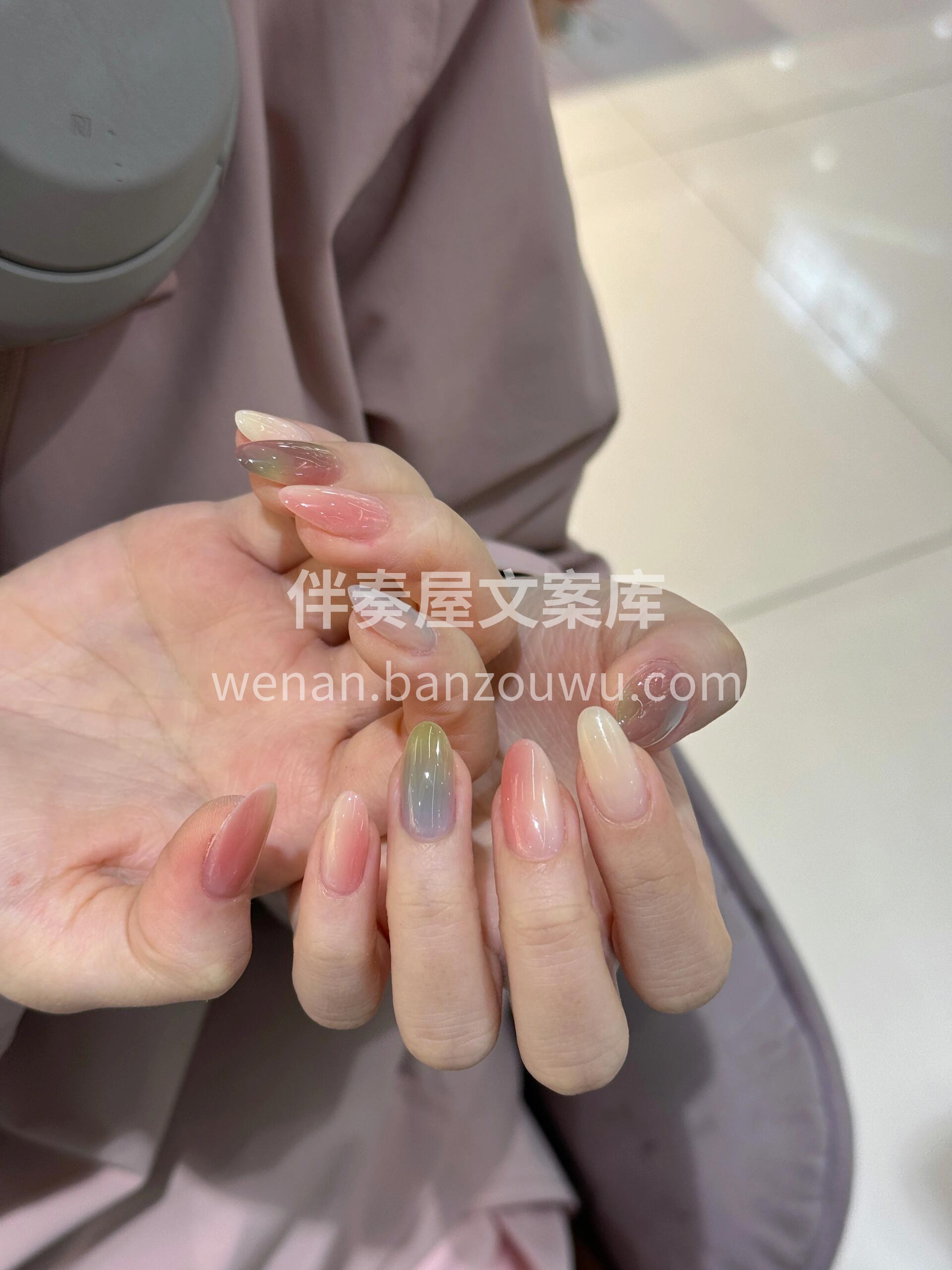 色彩晕染美甲🎨 颜色也忒温柔了吖 配图2