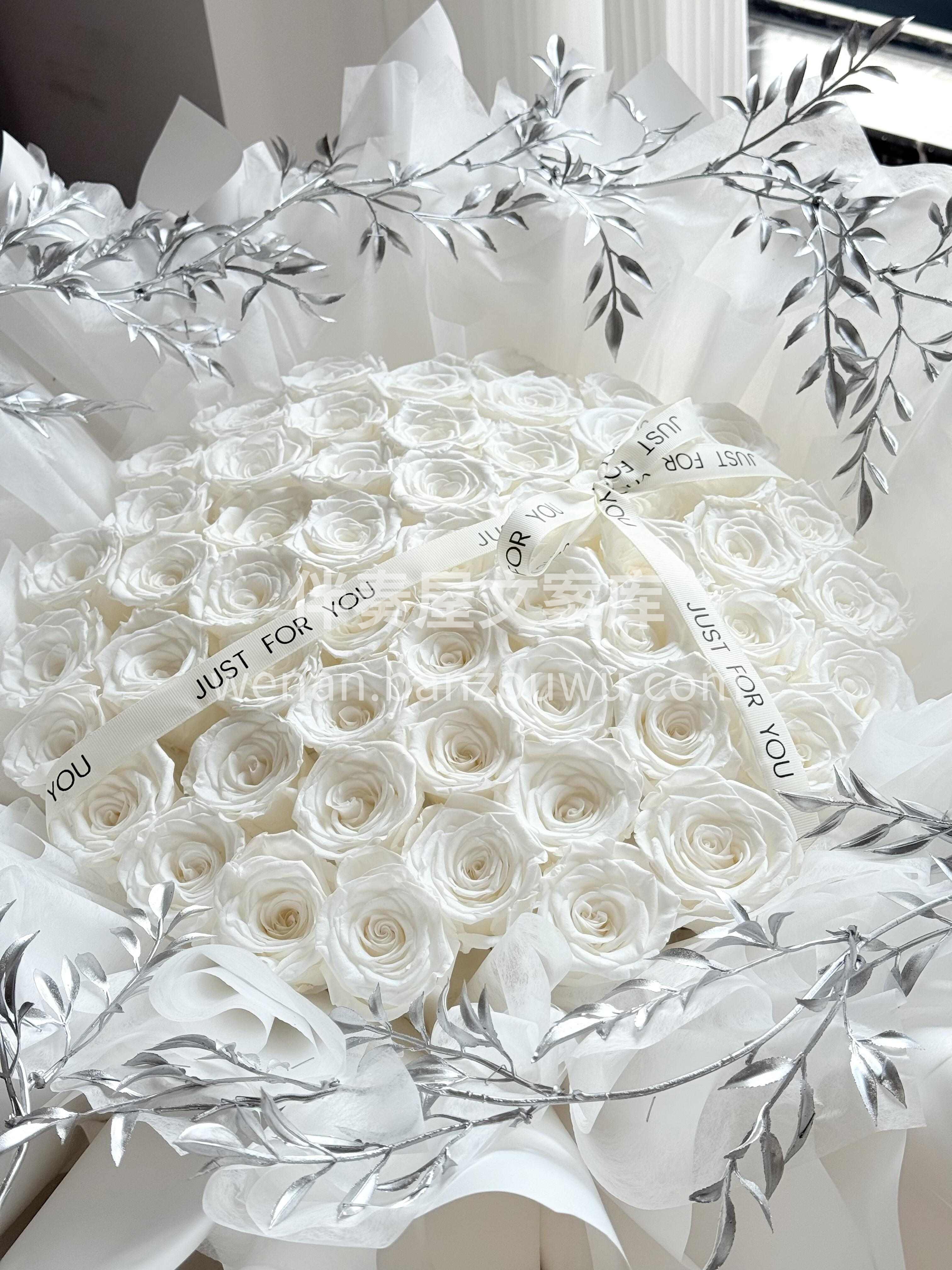 永生花花束💐💐 喜欢白色的人一定内心特别纯粹干净吧 特殊处理 配图1