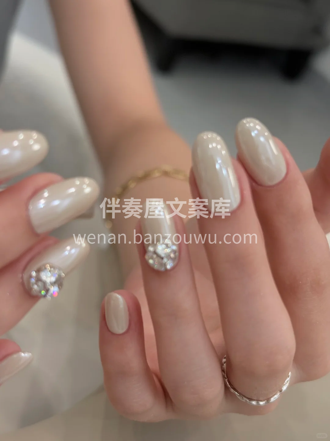 珍珠白海莉甲💅 爱死了这简单干净的高级感 配图2