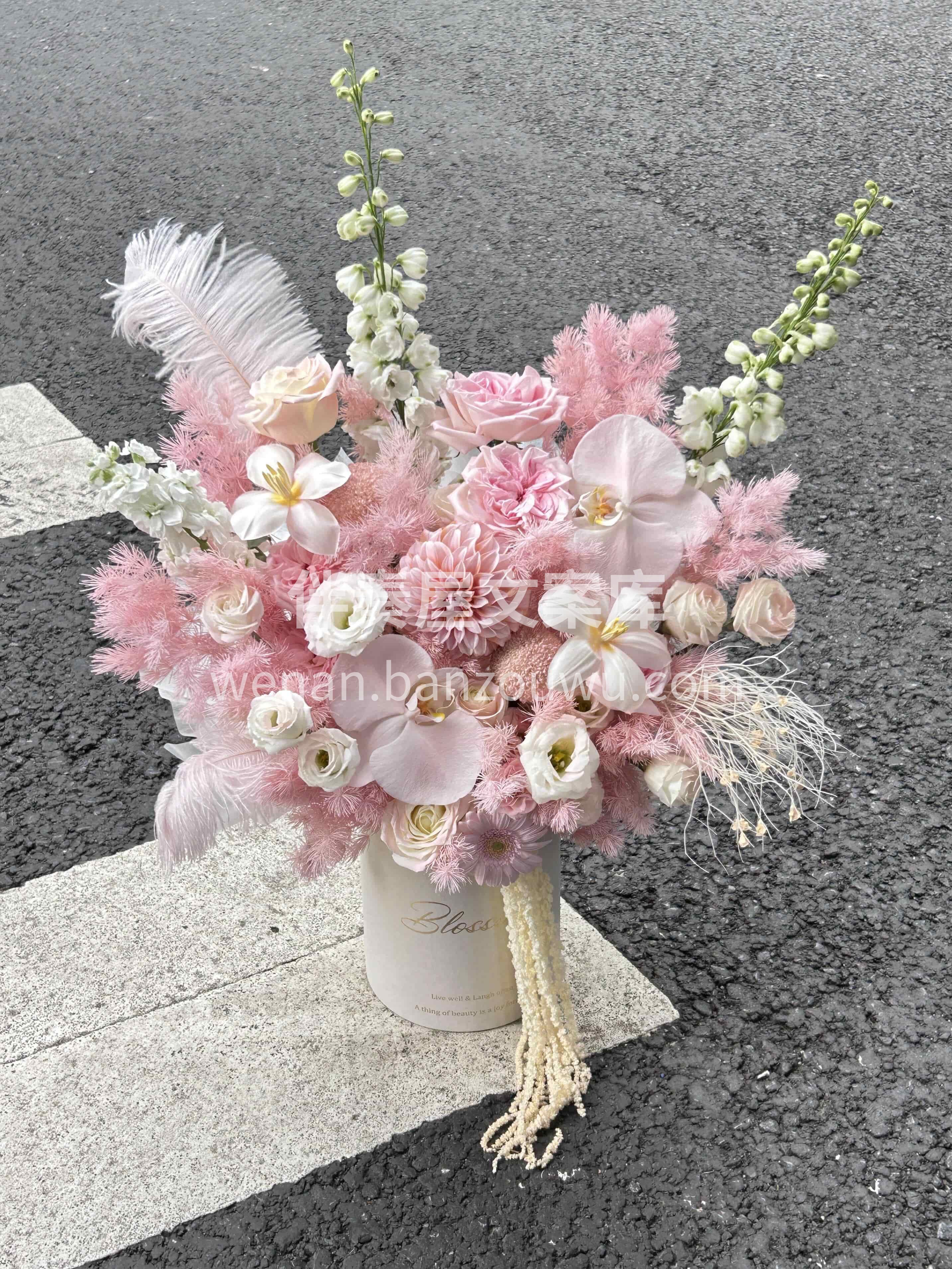 粉色系抱抱桶🌸温柔又浪漫 花很温柔🌷你很浪漫 🎀目之所及皆是 配图2