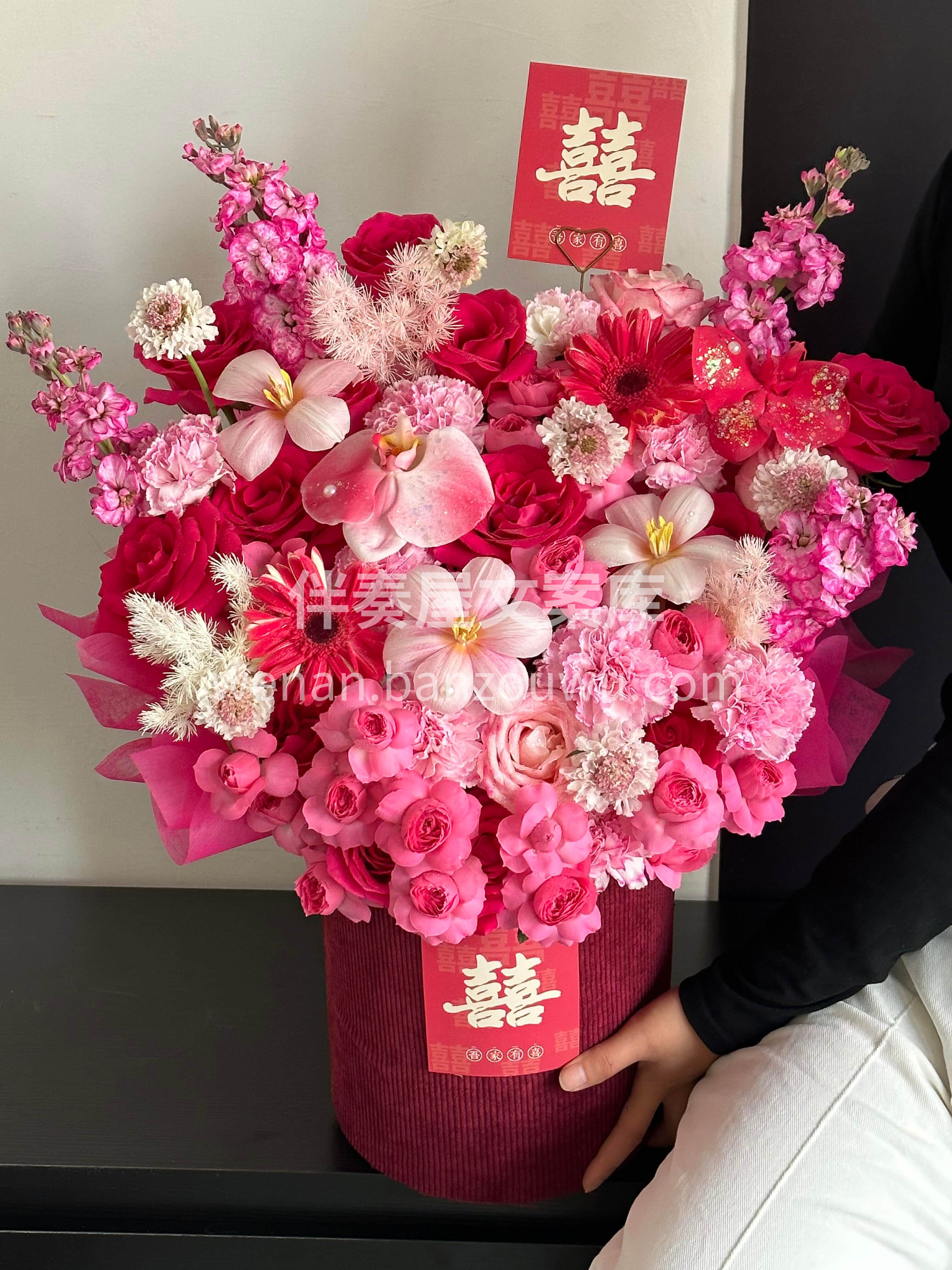 玫粉色订婚抱抱桶🎀 幸福感满满💗 愿一切尽意✨百事皆喜🌸 配图1