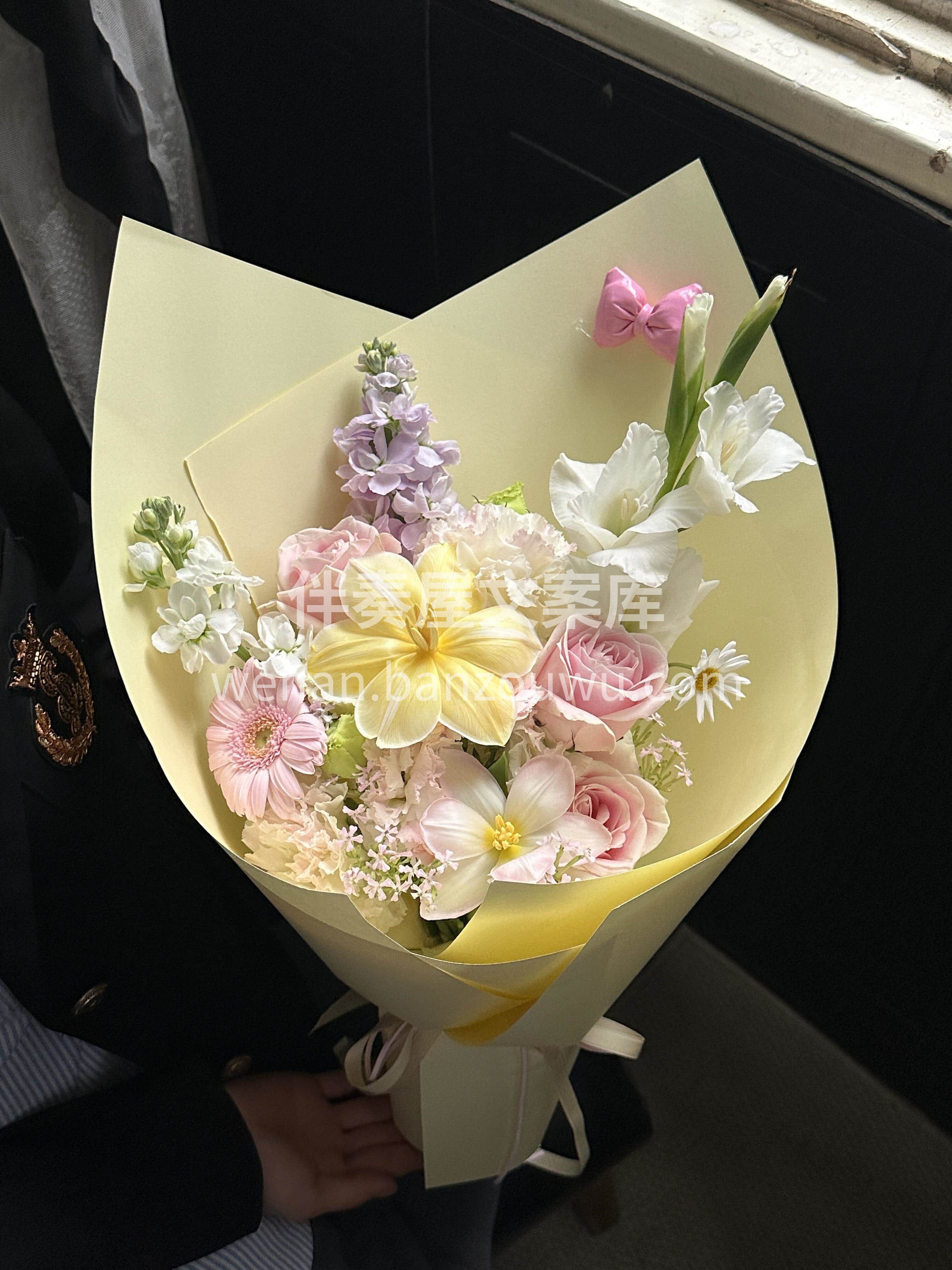 糟糕✨是心动的感觉 明媚又温柔的花束🌷谁能拒绝呀🌼 收到这束 配图1