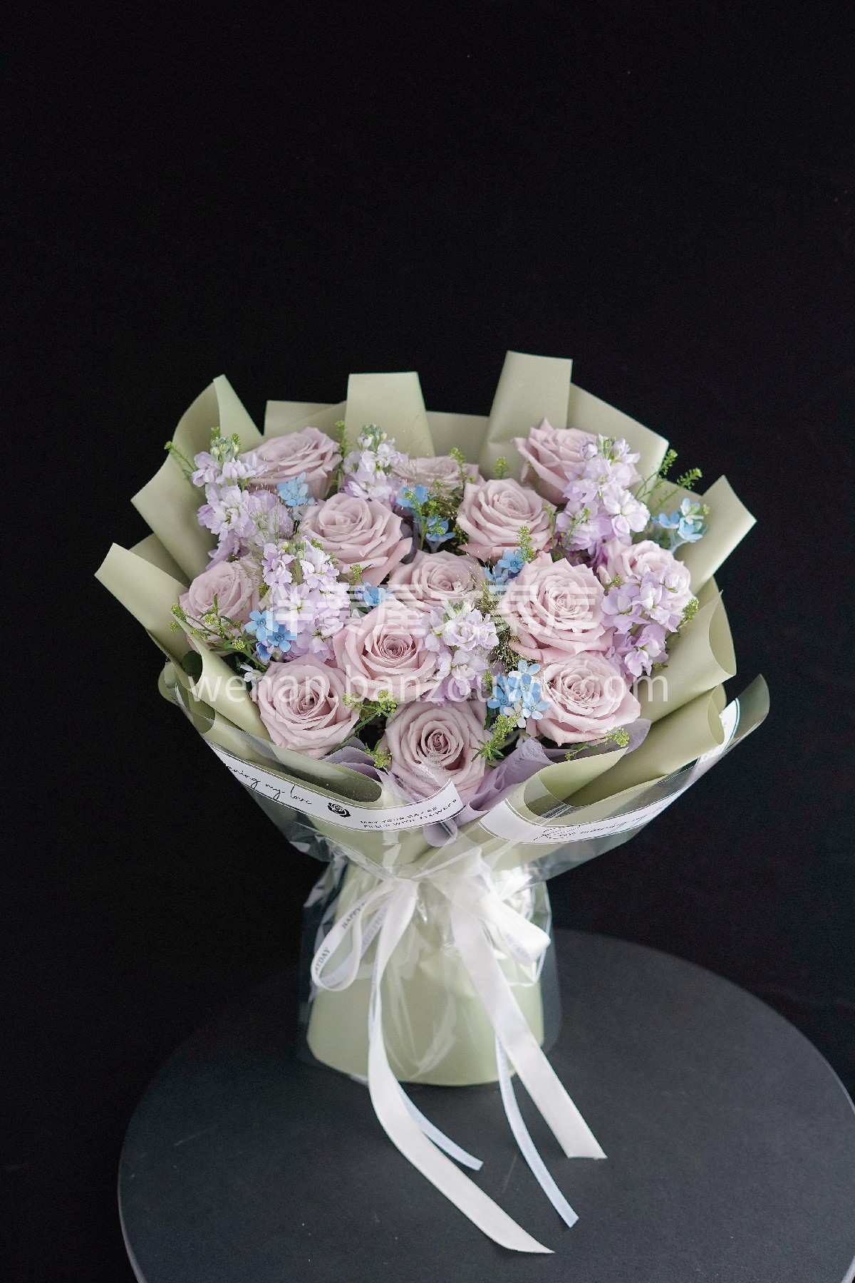 曼塔混搭花束💐 自带雾面滤镜的✨曼塔玫瑰 灰调藕粉色 不艳俗 配图2