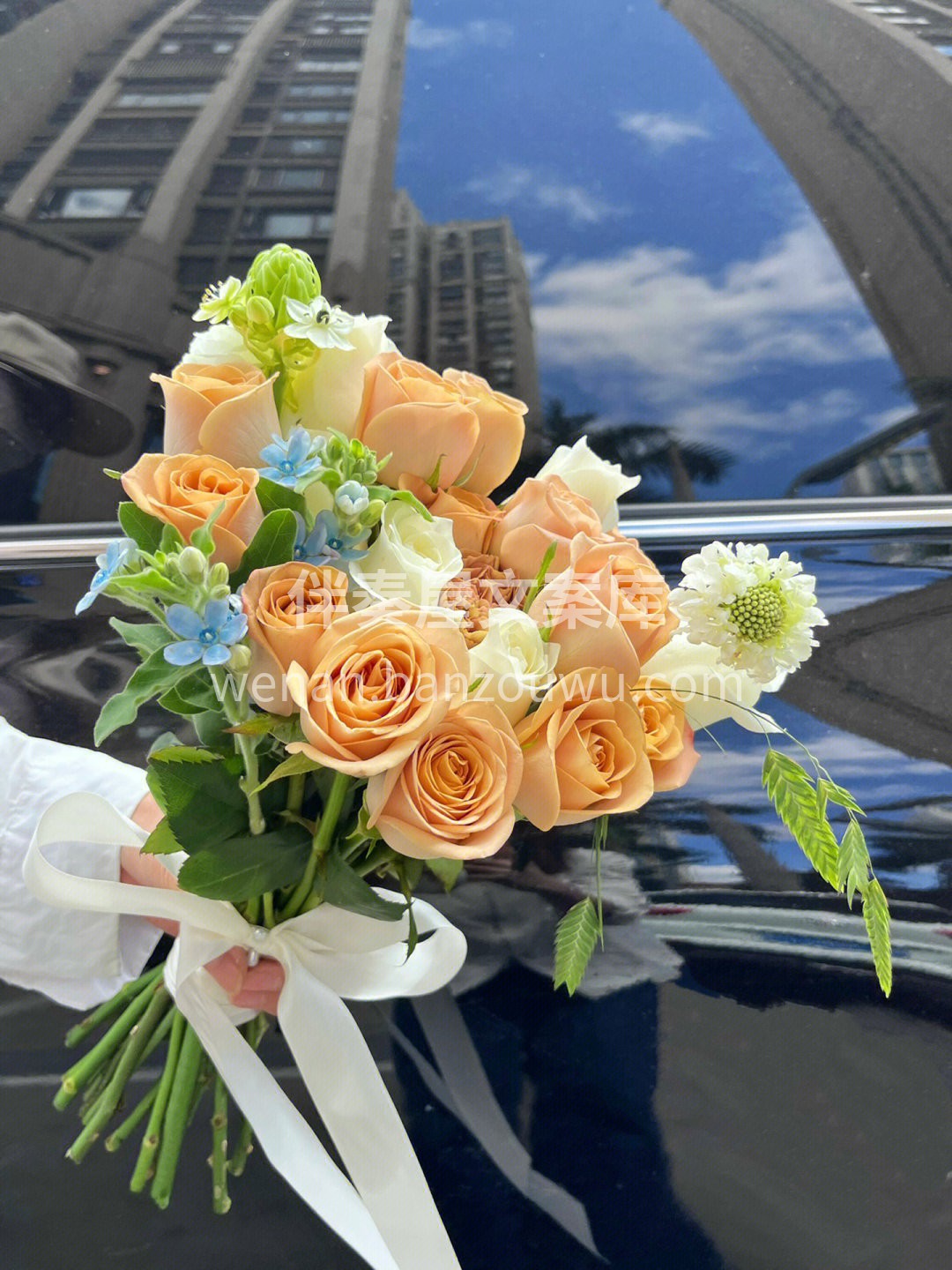 一束精致的手捧花💐 会成为婚纱最好的点缀 配图3