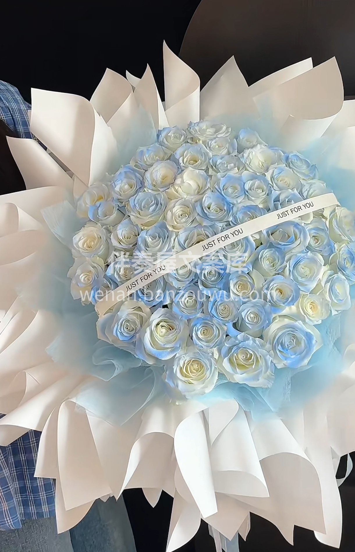 52朵碎冰蓝玫瑰花束💙 藏着我偏爱的那抹蓝🌌 始终最爱这碎冰 配图3