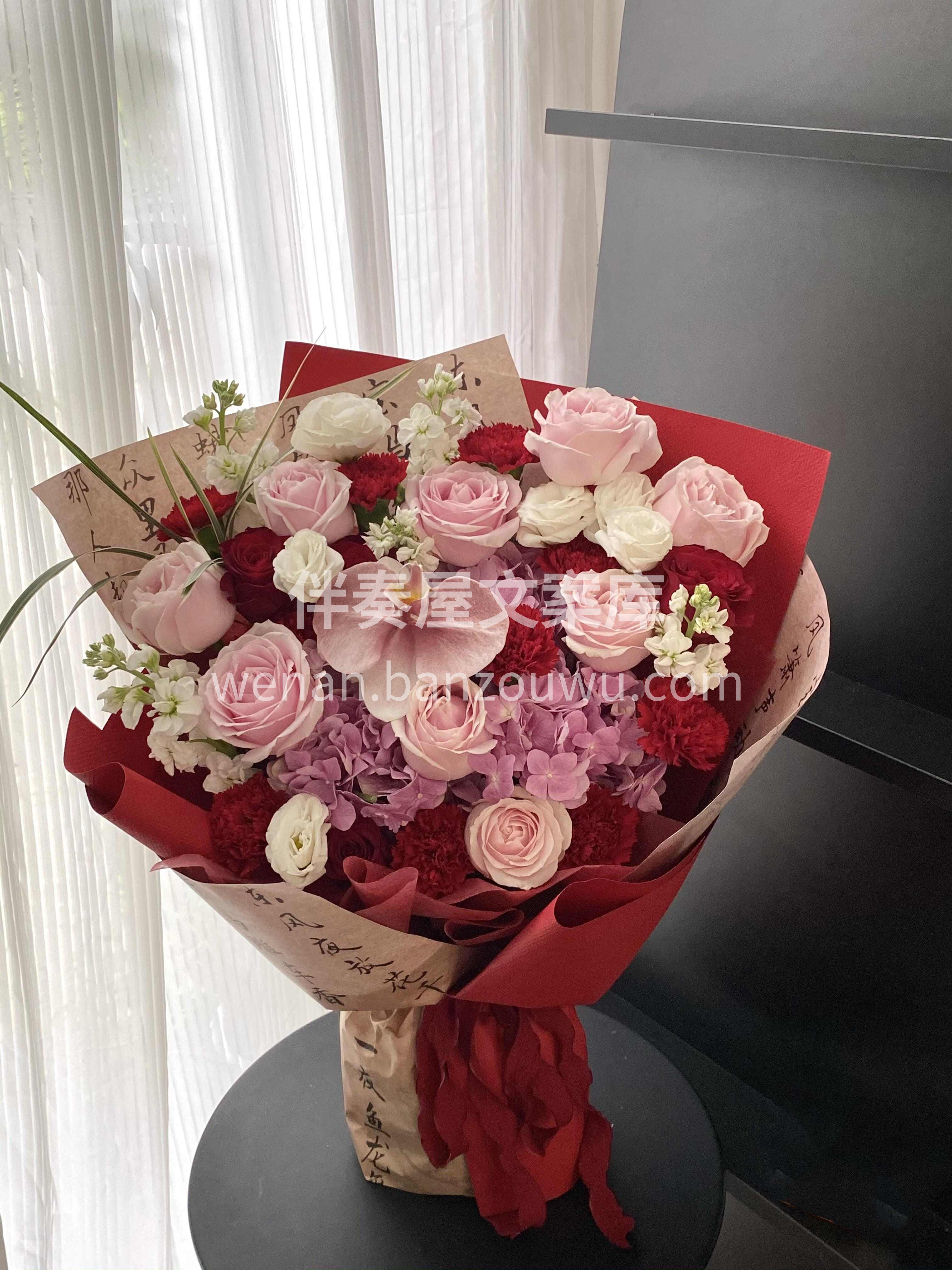 以花为礼🌷以意为诗 新中式花束的美🎀在于那份恰到好处的温柔与 配图1