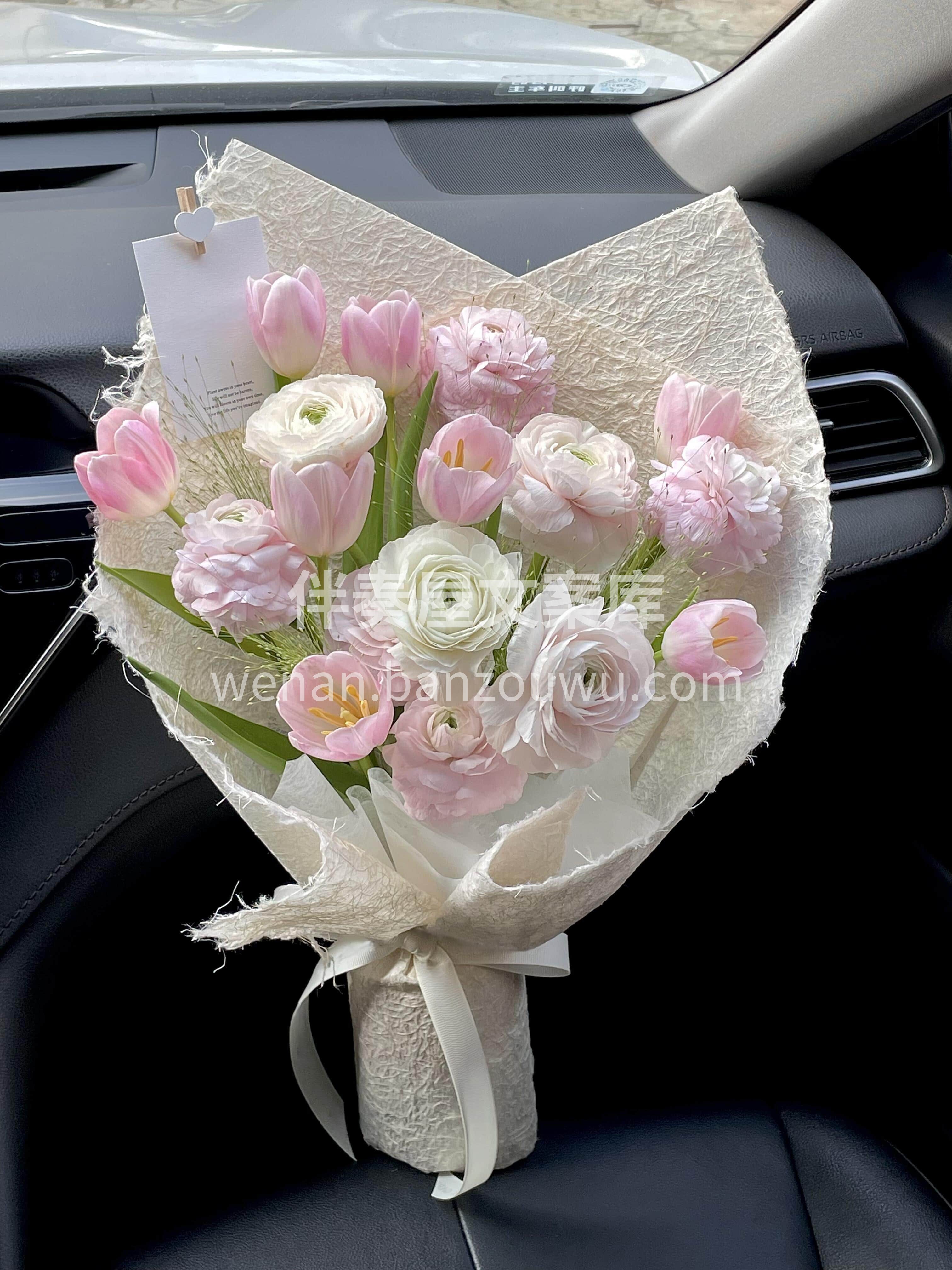 不止玫瑰[玫瑰] 洋牡丹与郁金香🌷 都是温柔本身🌸 配图1