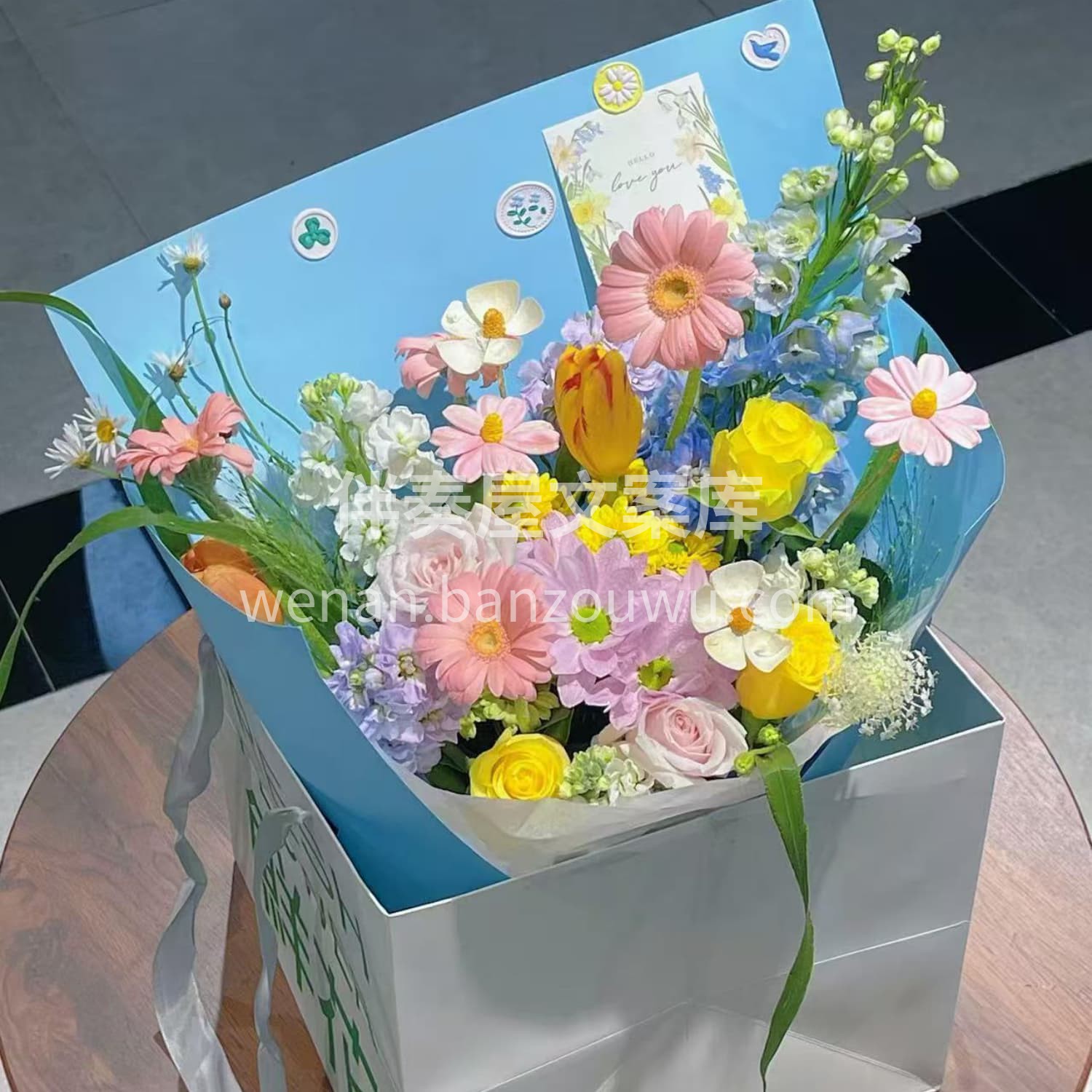 蓝色多巴胺混搭花束💐 高对比度的混搭像一场视觉烟花秀🎇 让快 配图3