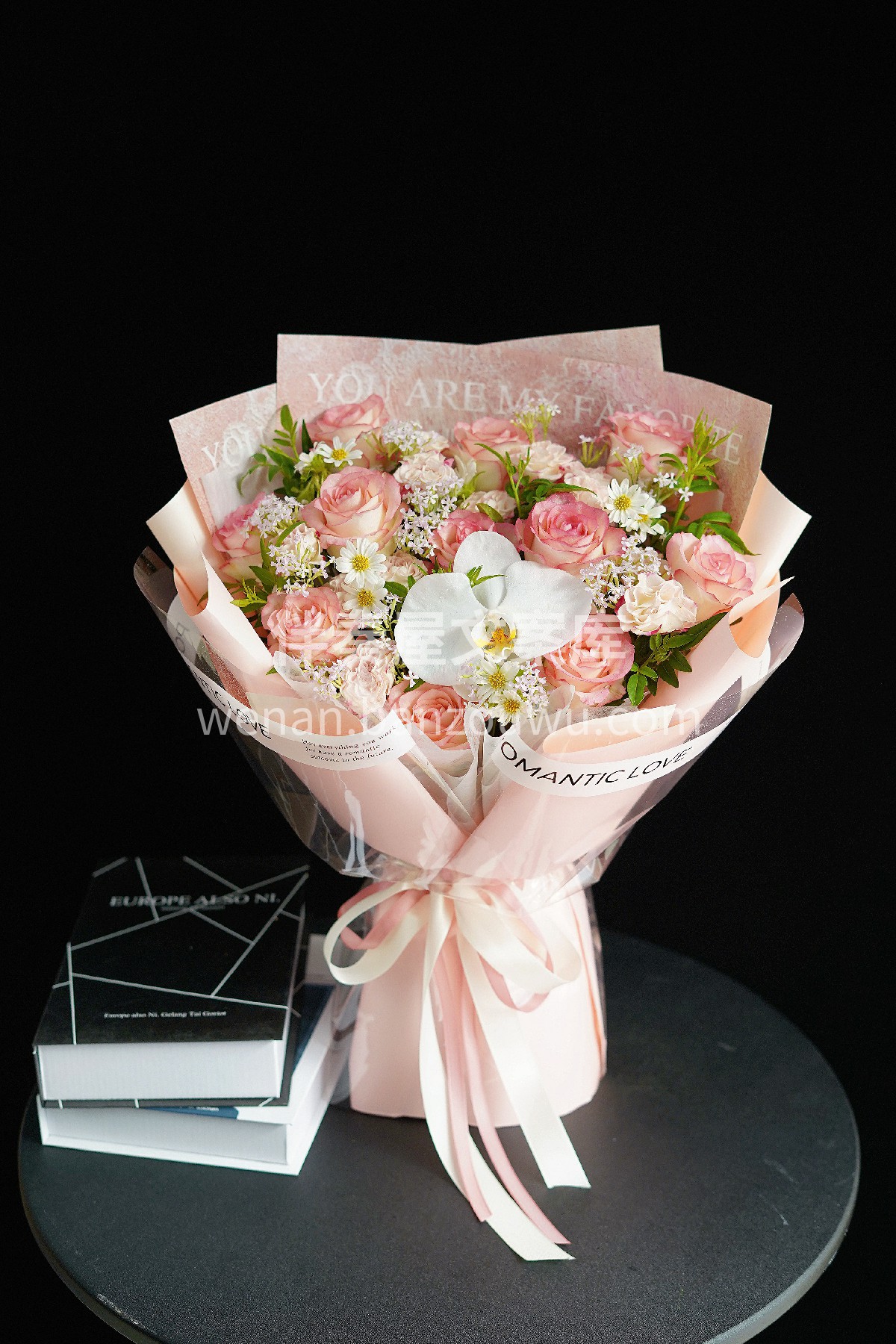 艾莎玫瑰的花语🌸 “你是我✨独一无二的偏爱” 花型明艳又大气 配图1