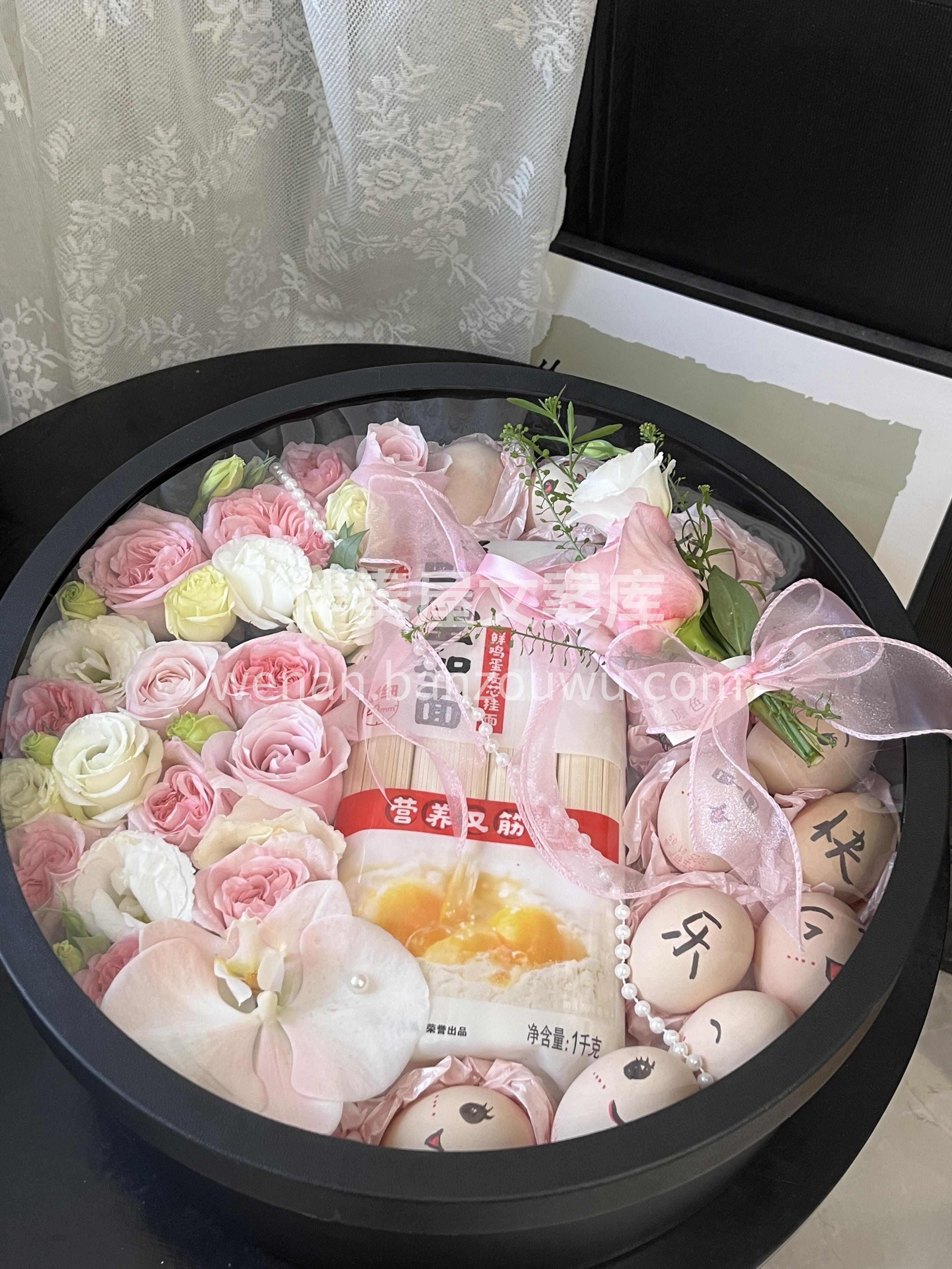 这个礼盒🎁也太太太美啦 创意生日鲜花礼盒 祝寿星公✨生日快乐 配图1