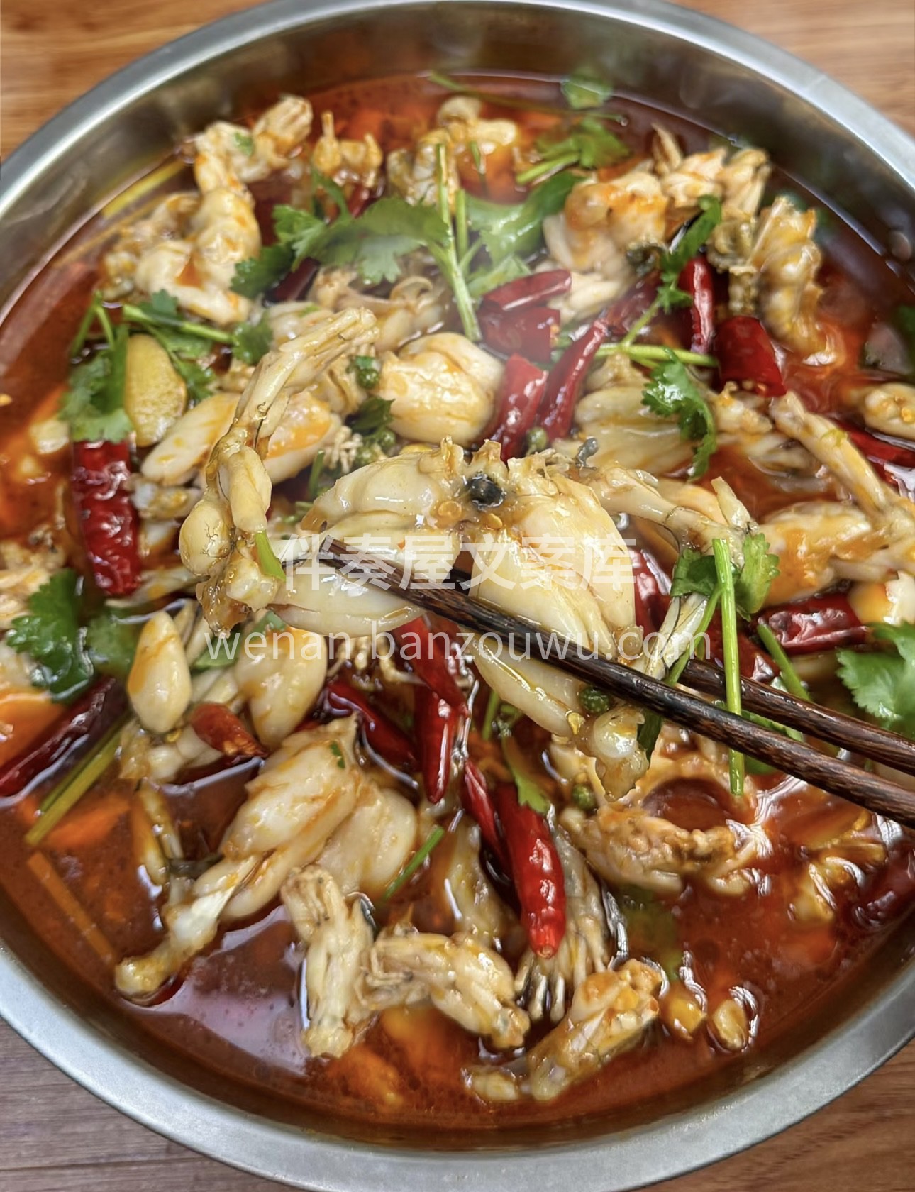 美蛙火锅，蛙肉鲜嫩，火锅香辣。每一口蛙肉 配图2
