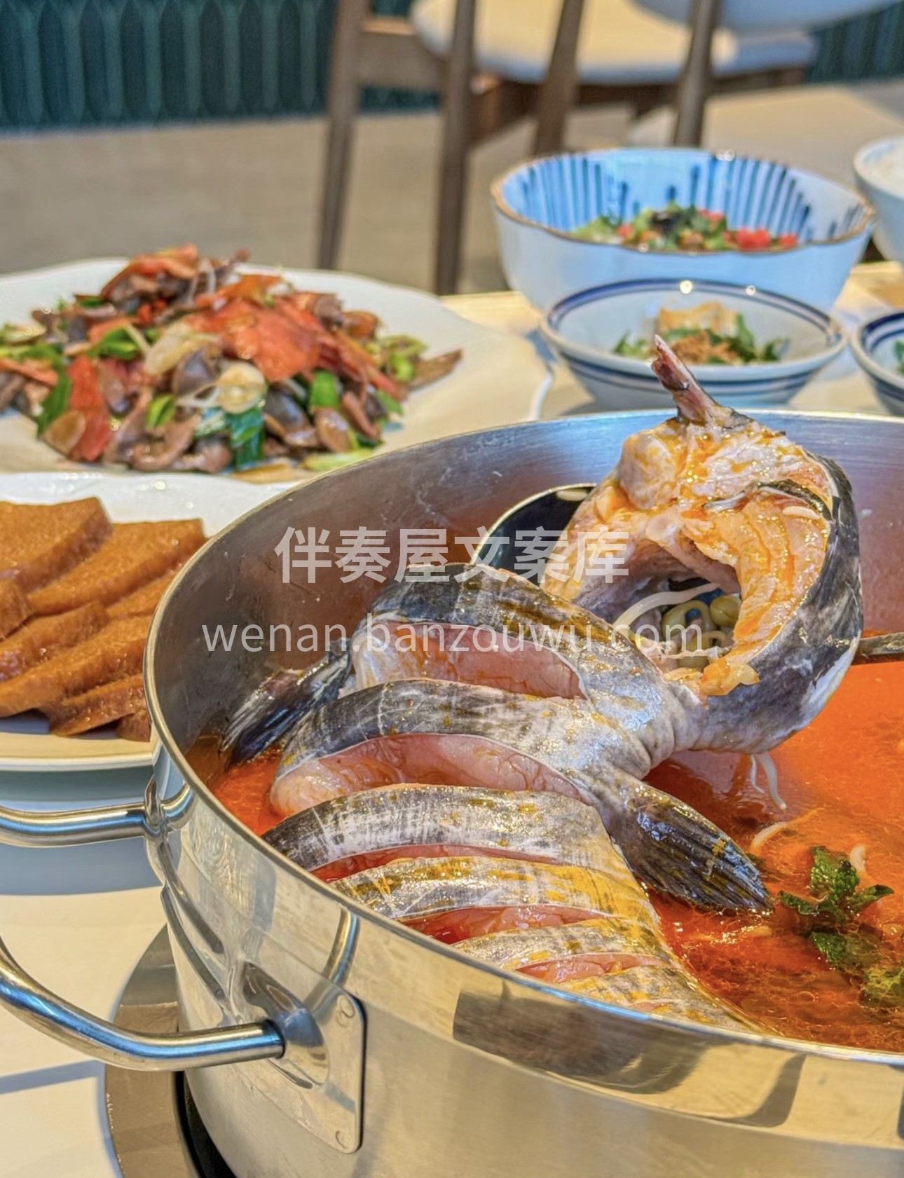 那浓郁的酸汤，包裹着滑嫩的鱼肉，热气腾腾 配图3