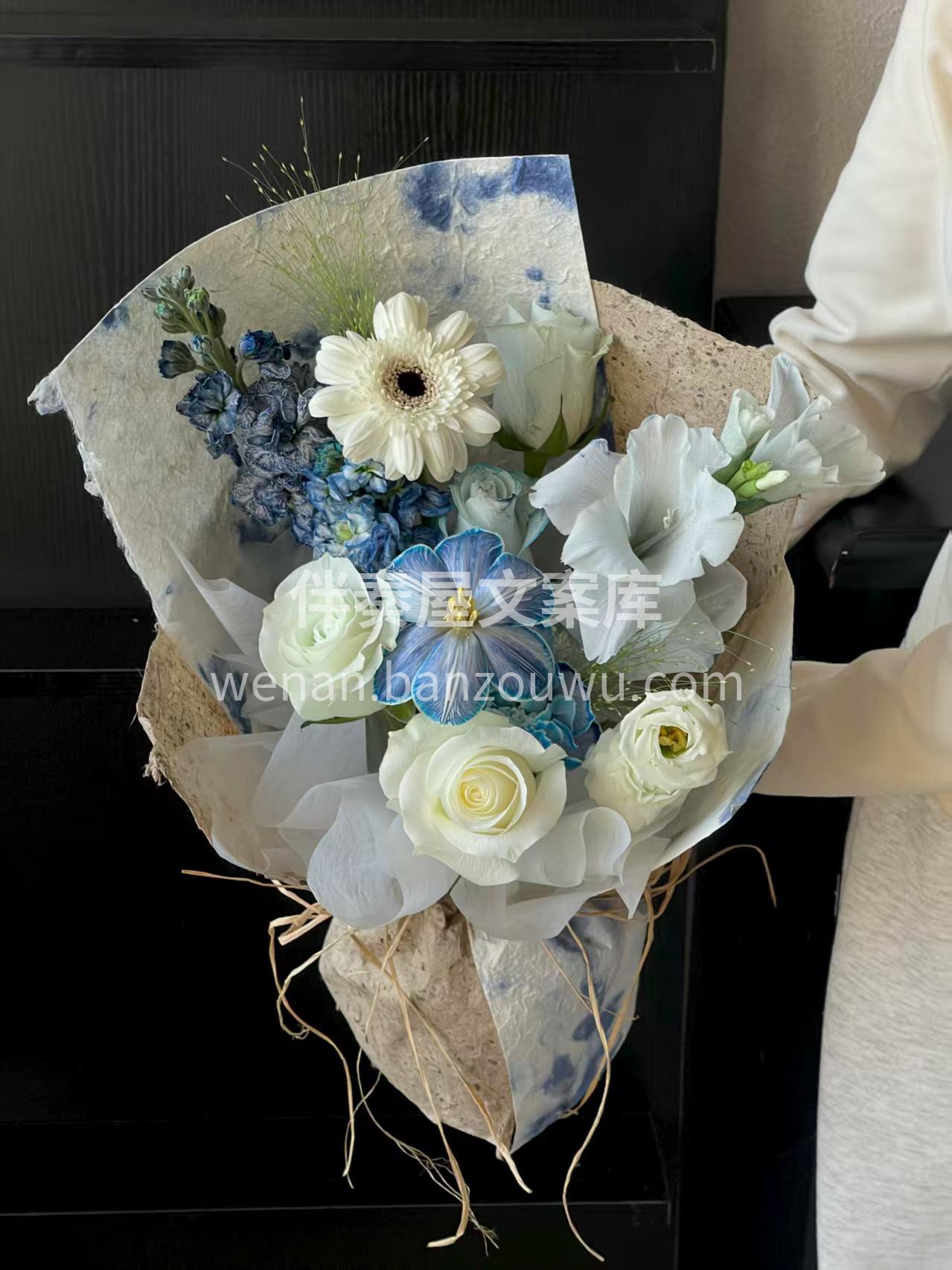 小花束也可以又高级又浪漫 蓝白配色💙是永不落幕的经典☁️ 配图2